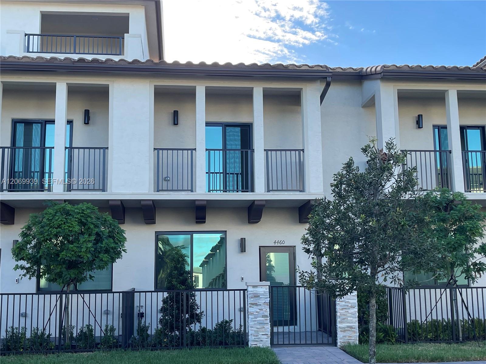 4460 NW 83rd Ave, Doral FL 33166