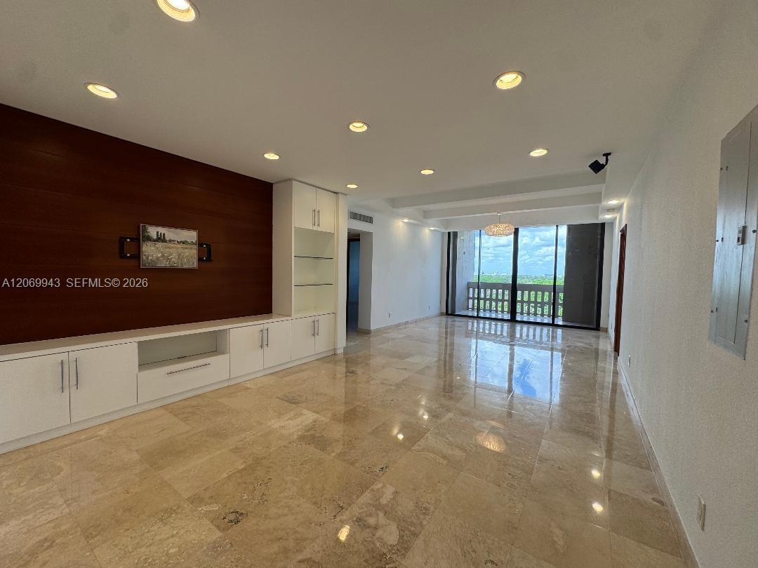 90 Edgewater Dr, Coral Gables FL 33133