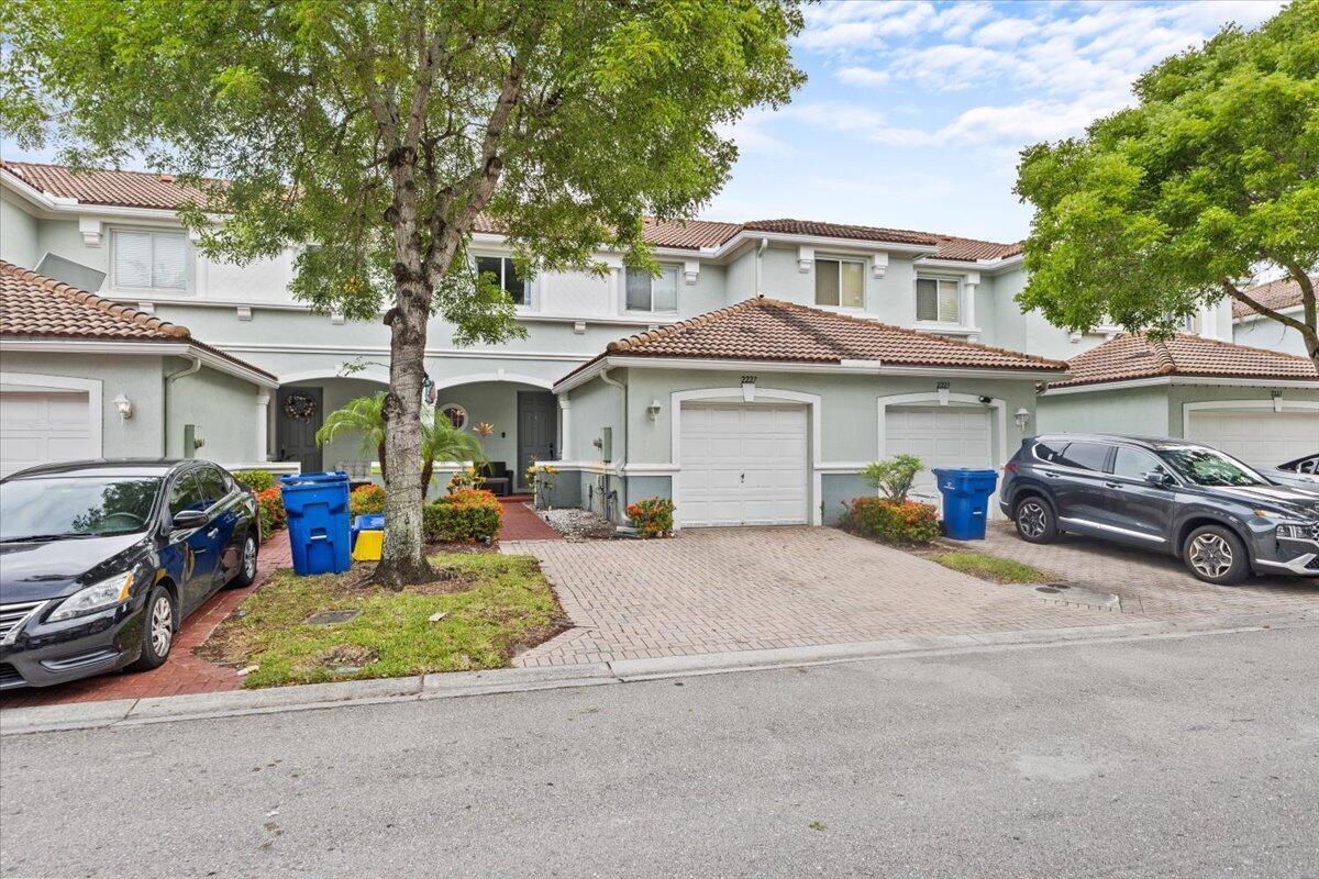 2227 OAKMONT Drive, Riviera Beach FL 33404 photo 4