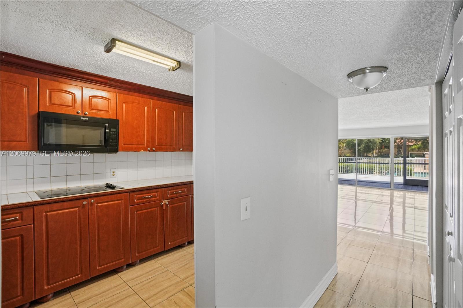 661 N University Dr # 103, Pembroke Pines FL 33024 photo 2