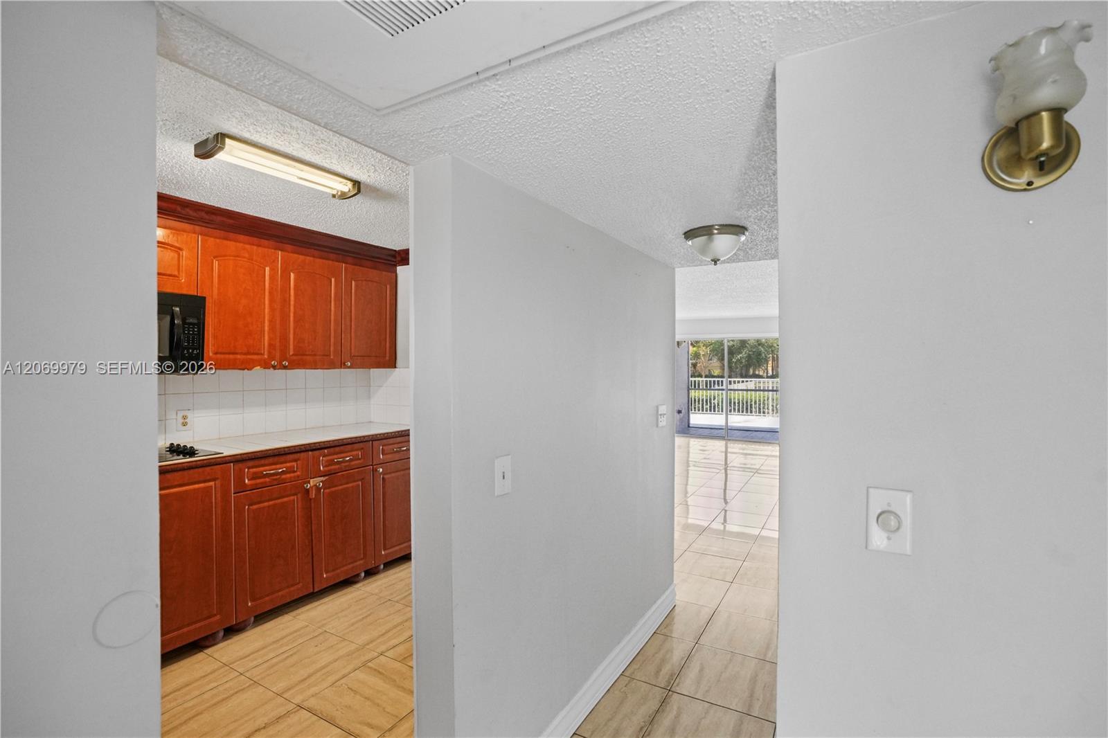 661 N University Dr # 103, Pembroke Pines FL 33024