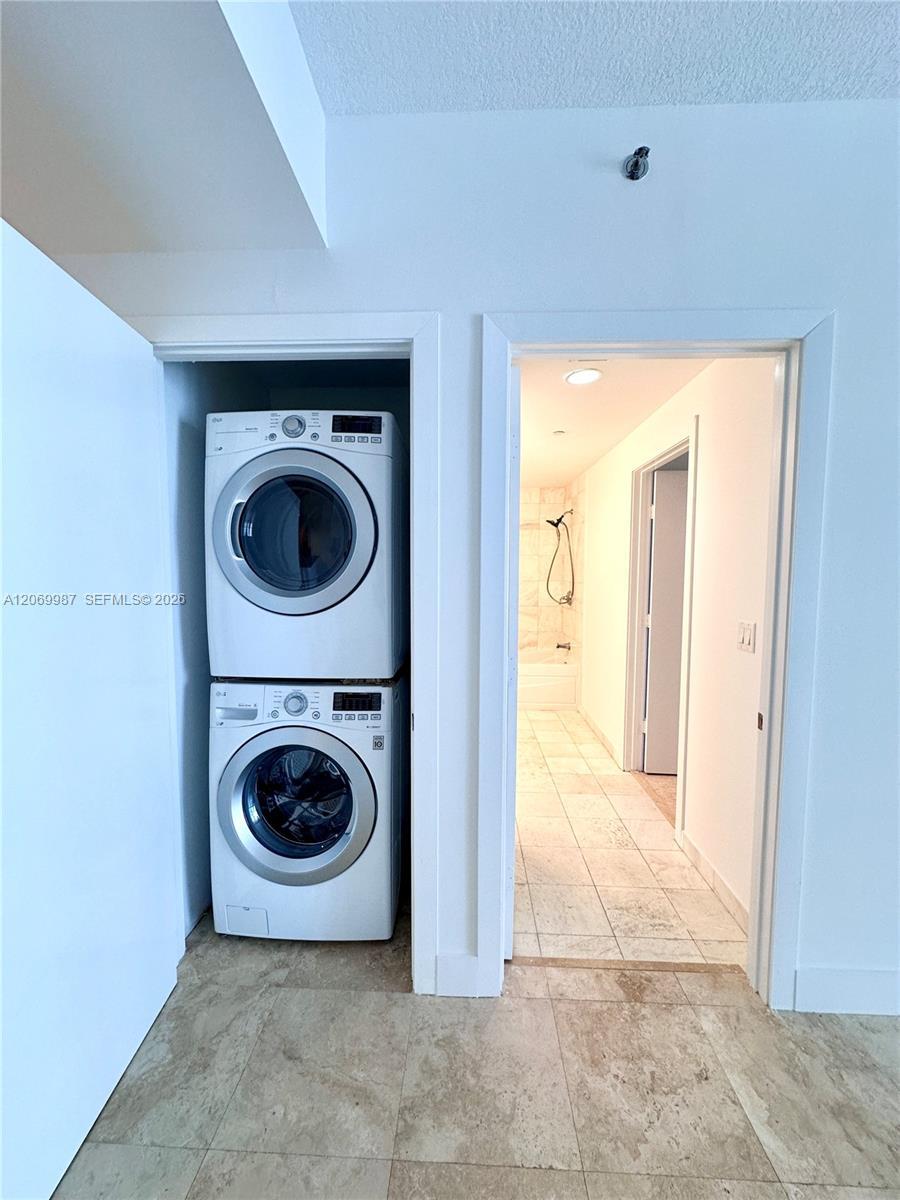 1060 Brickell Ave # 1815, Miami FL 33131 photo 5