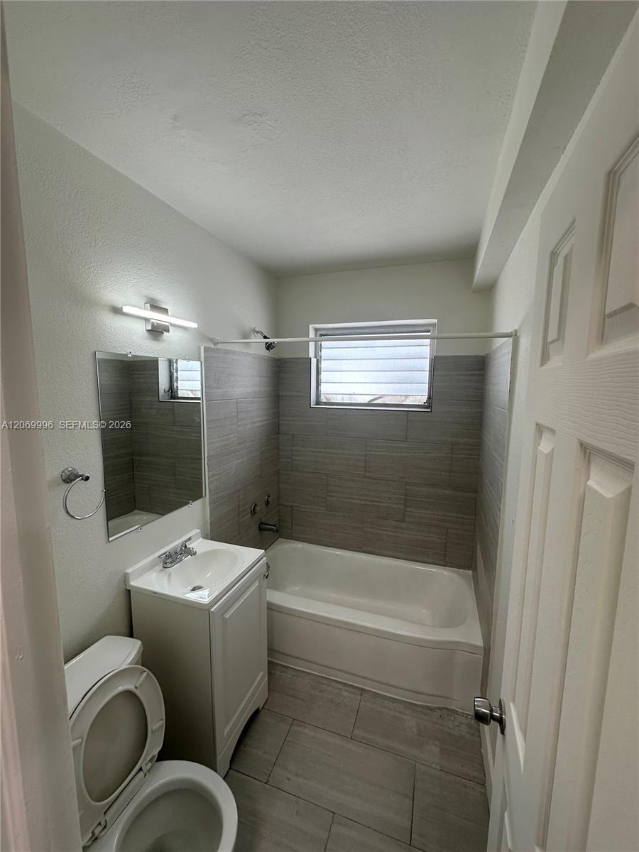 1225 Normandy Dr # 8, Miami Beach FL 33141 photo 4