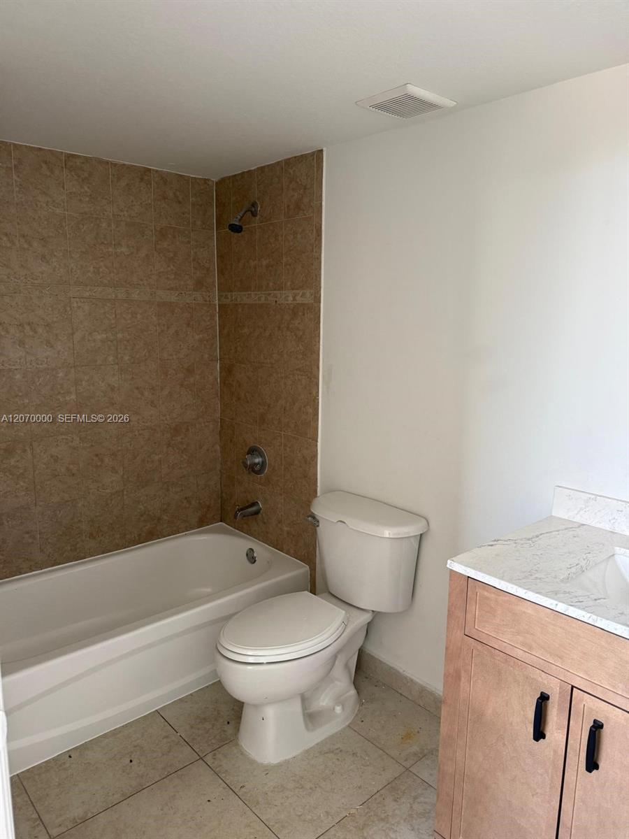 2647 NW 25th Ave # 210, Miami FL 33142 photo 4