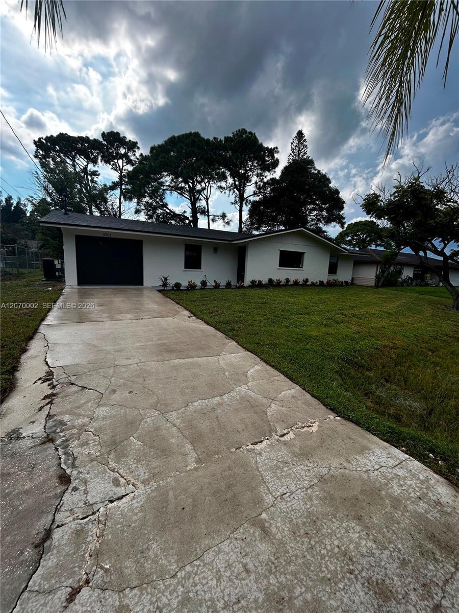 5701 Myrtle Dr, Fort Pierce FL 34982 photo 2