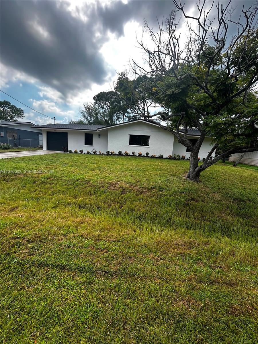5701 Myrtle Dr, Fort Pierce FL 34982