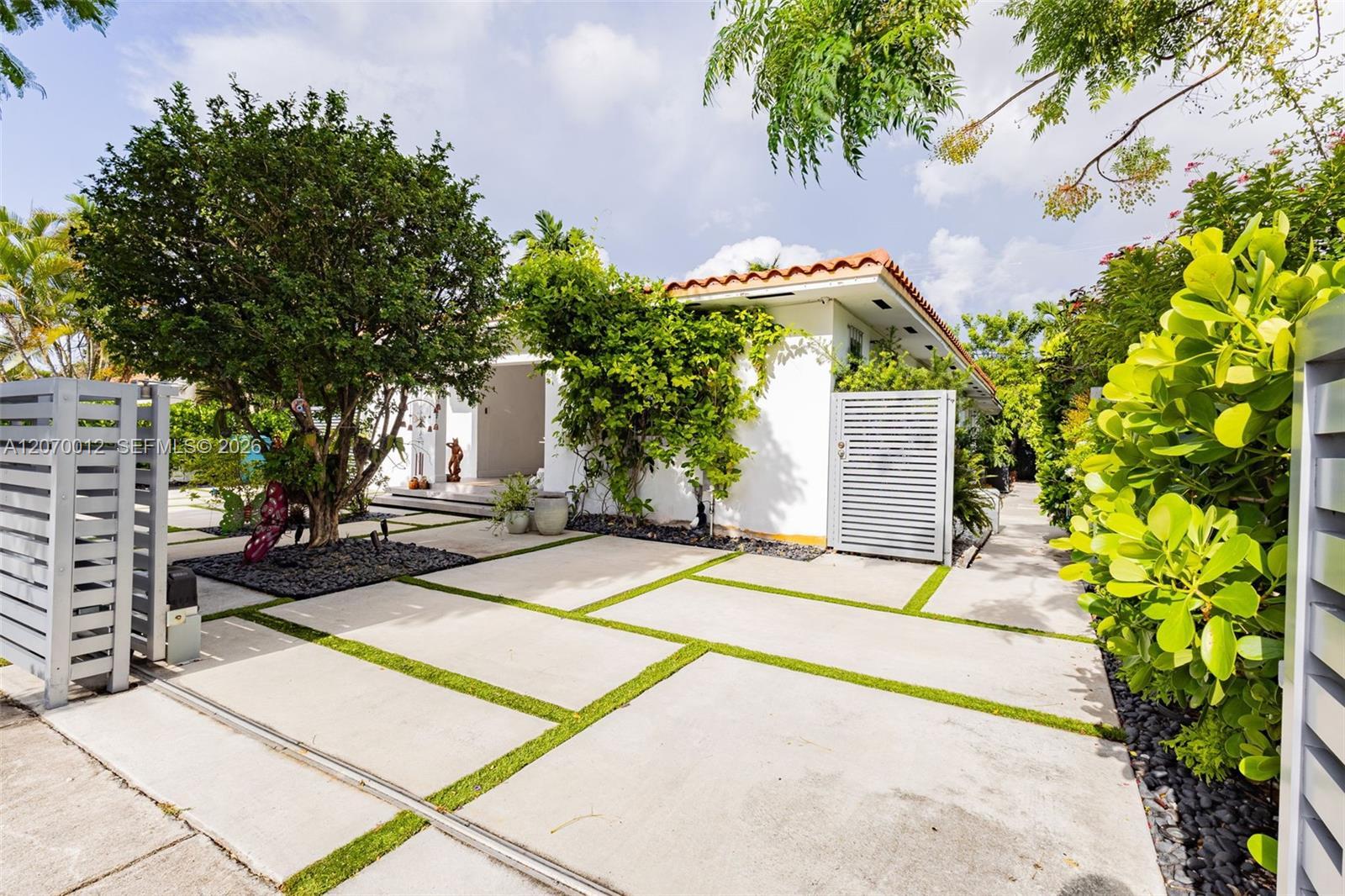 619 SW 39th Ave, Miami FL 33134 photo 3