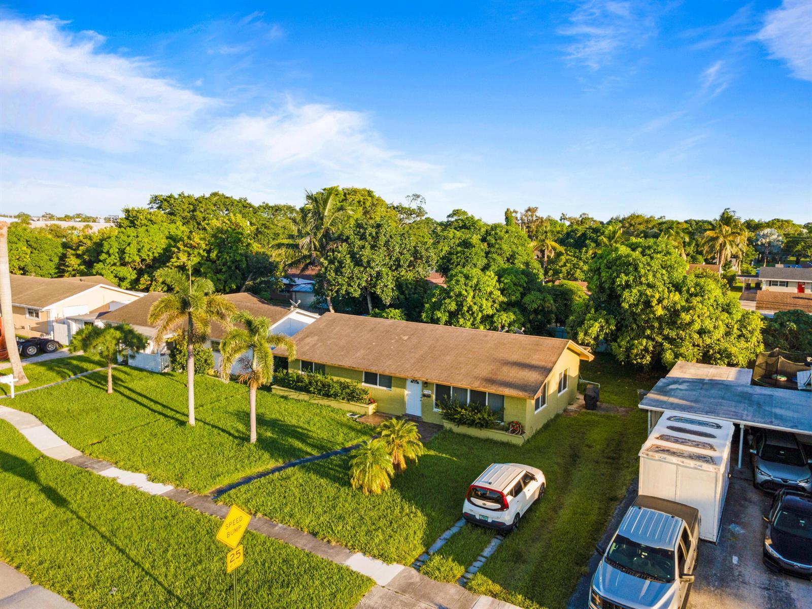 4786 Pine Cone Lane, West Palm Beach FL 33417 photo 2