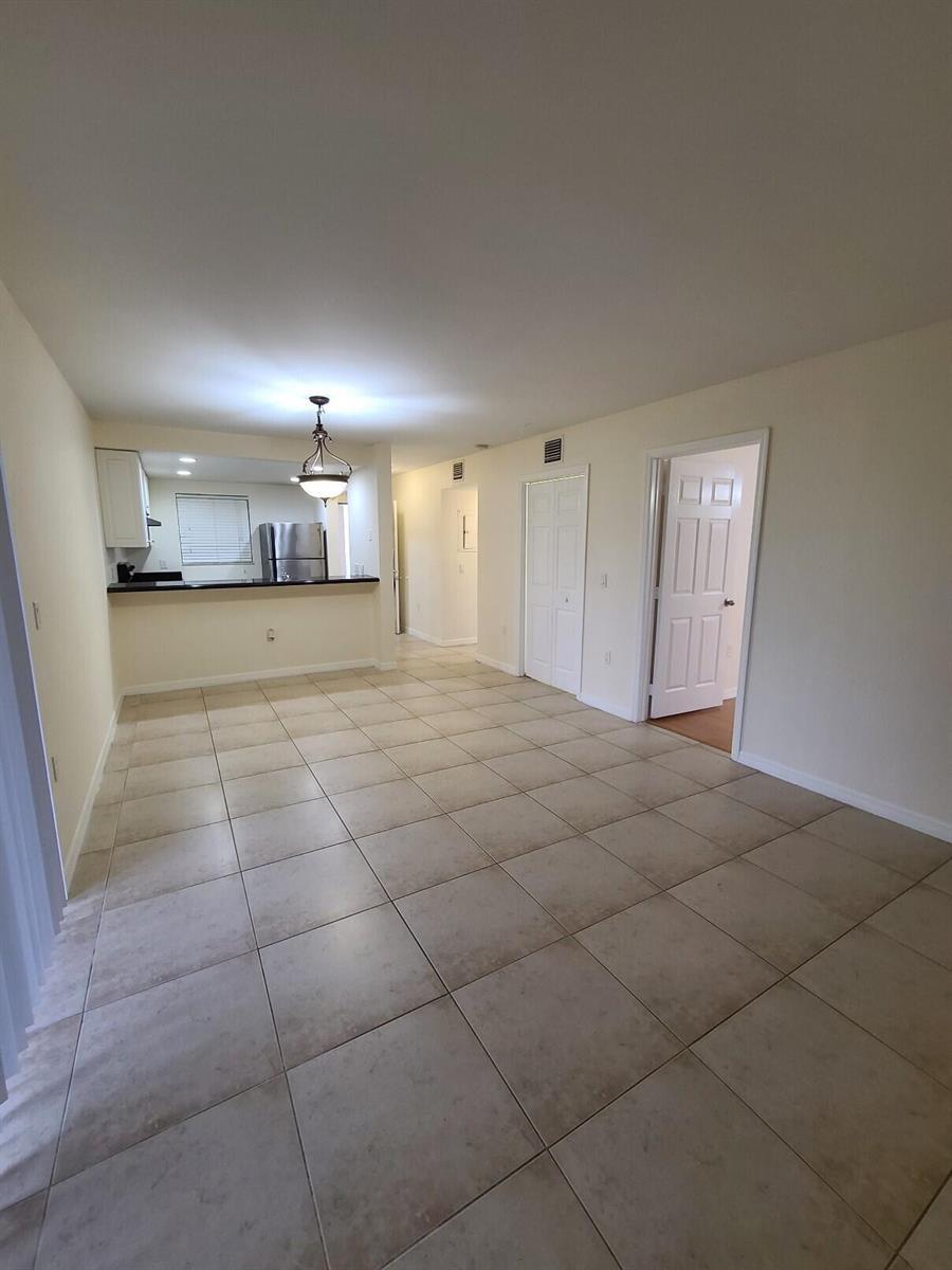 1547 LAKE CRYSTAL Drive # A, West Palm Beach FL 33411 photo 2