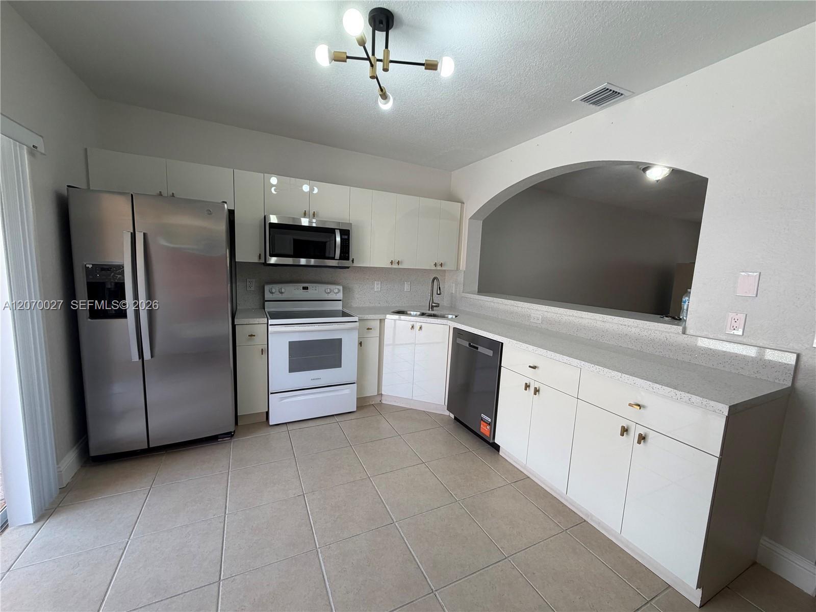 7776 W 36th Ave # 3, Hialeah FL 33018 photo 3