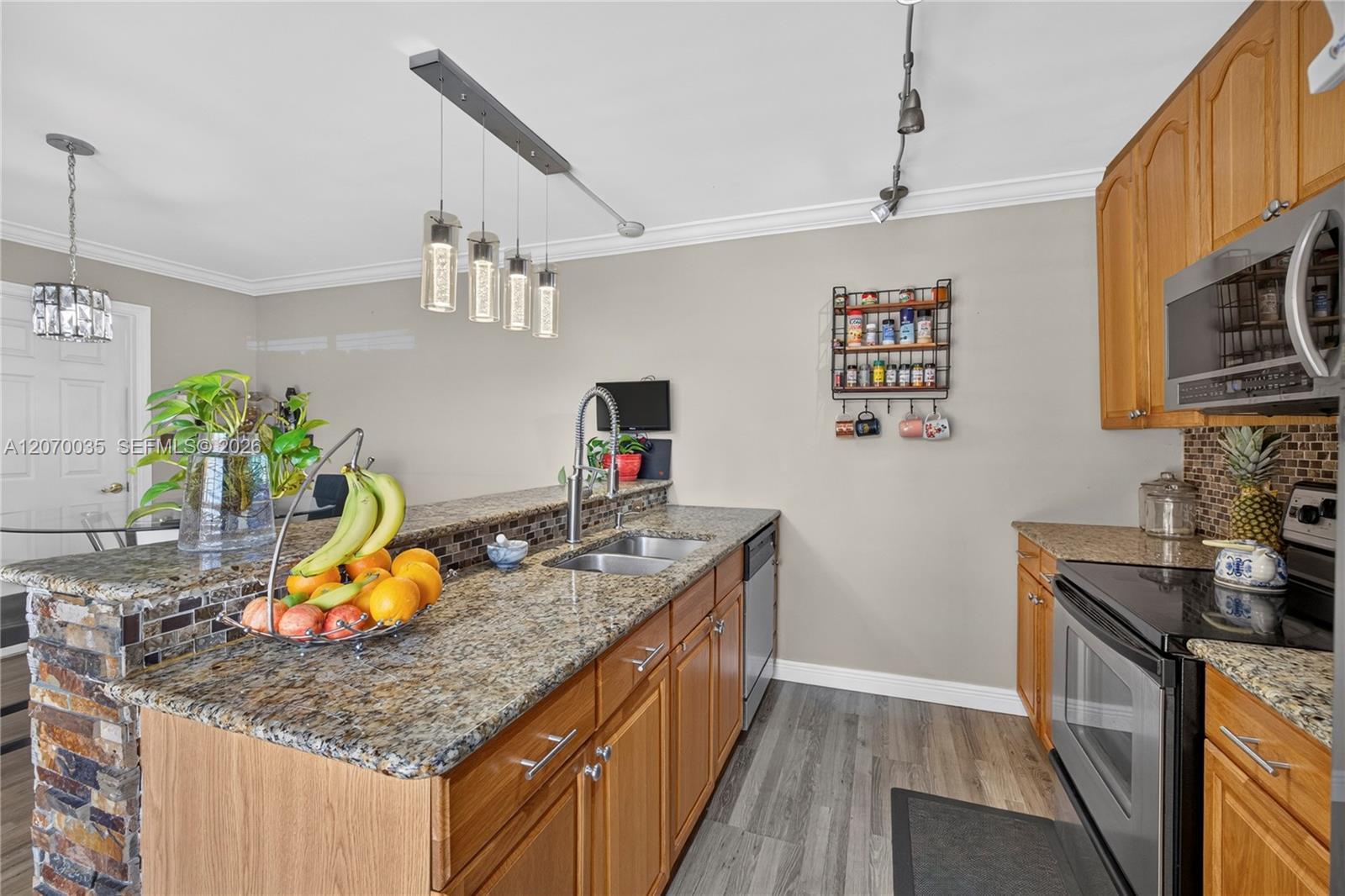 953 Springdale Cir, Palm Springs FL 33461 photo 5