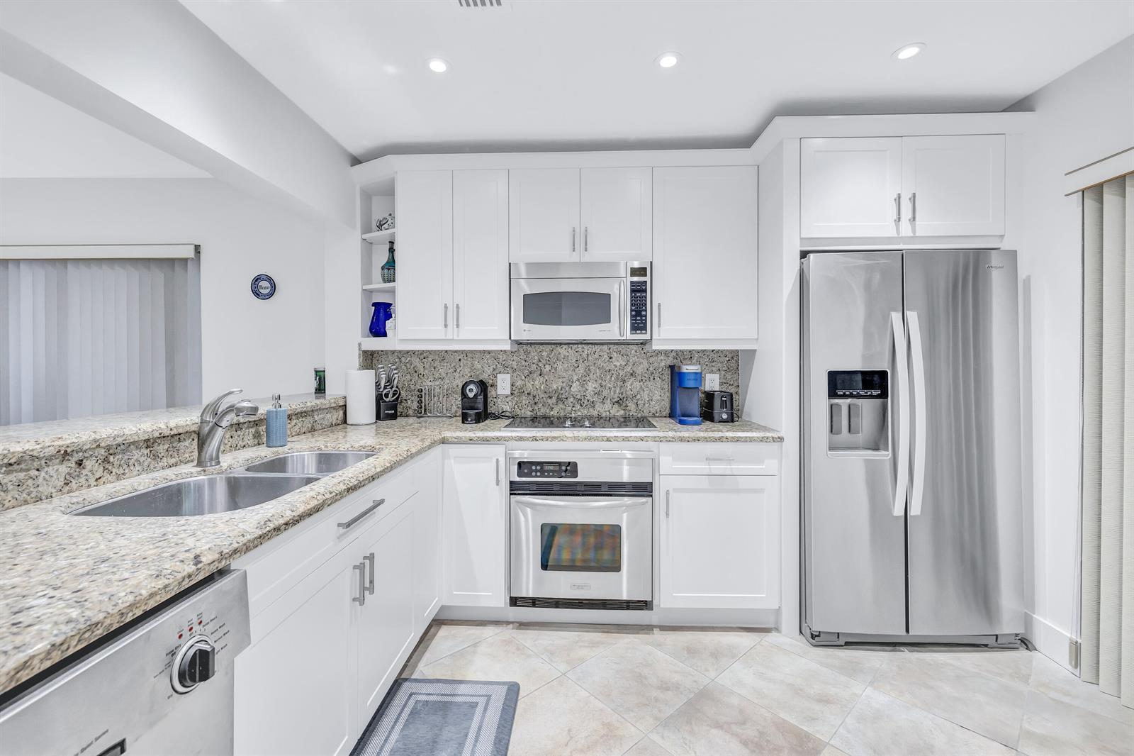 351 Club Circle # 210, Boca Raton FL 33487 photo 4