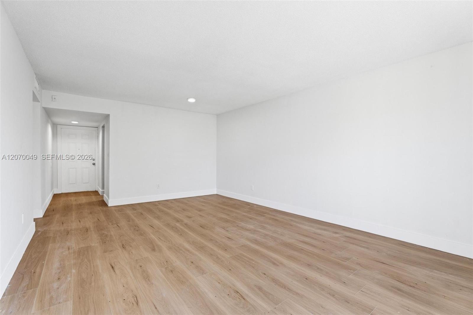 15205 NE 6th Ave # D305, Miami FL 33162 photo 3