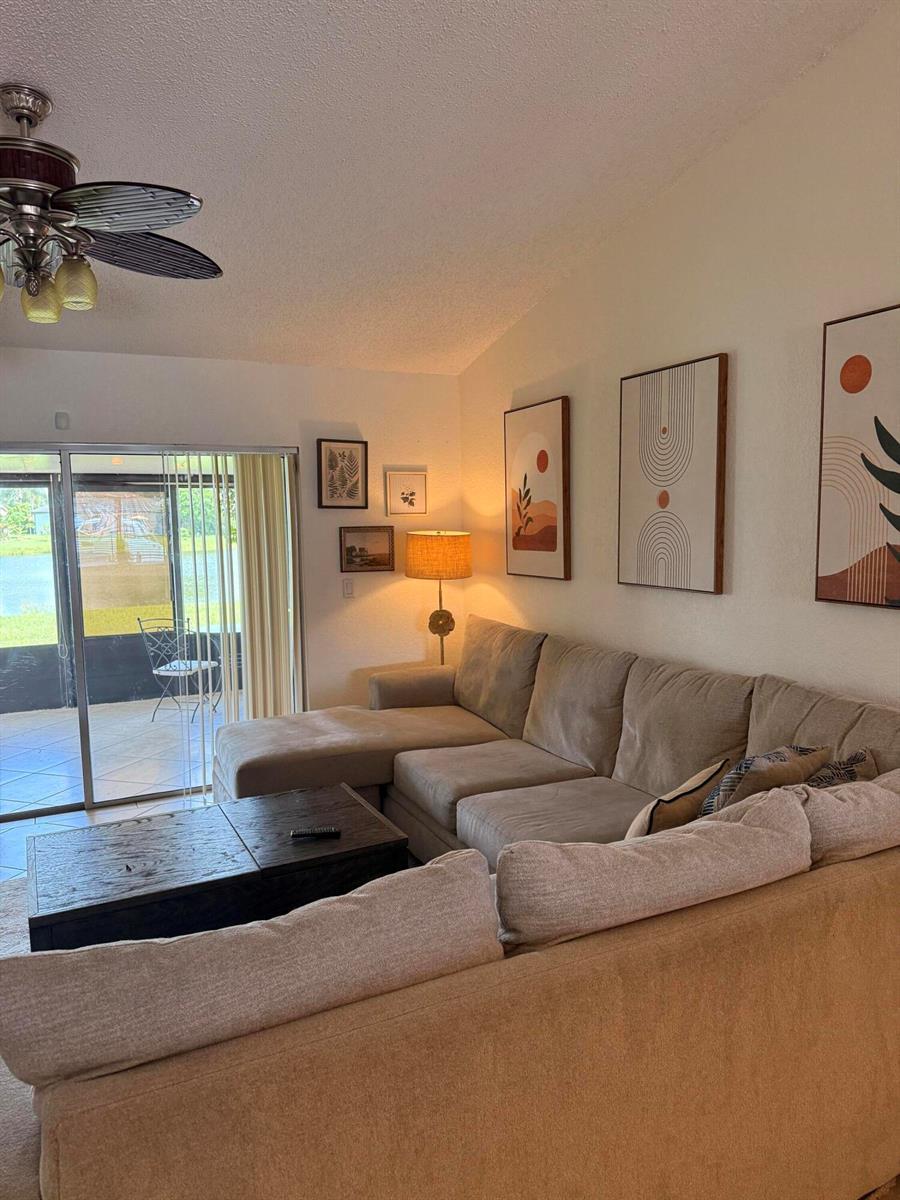 8499 Lakepoint Court, Lake Worth FL 33467 photo 4