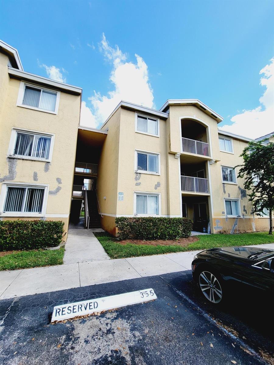 2640 S University Drive # 222, Davie FL 33328