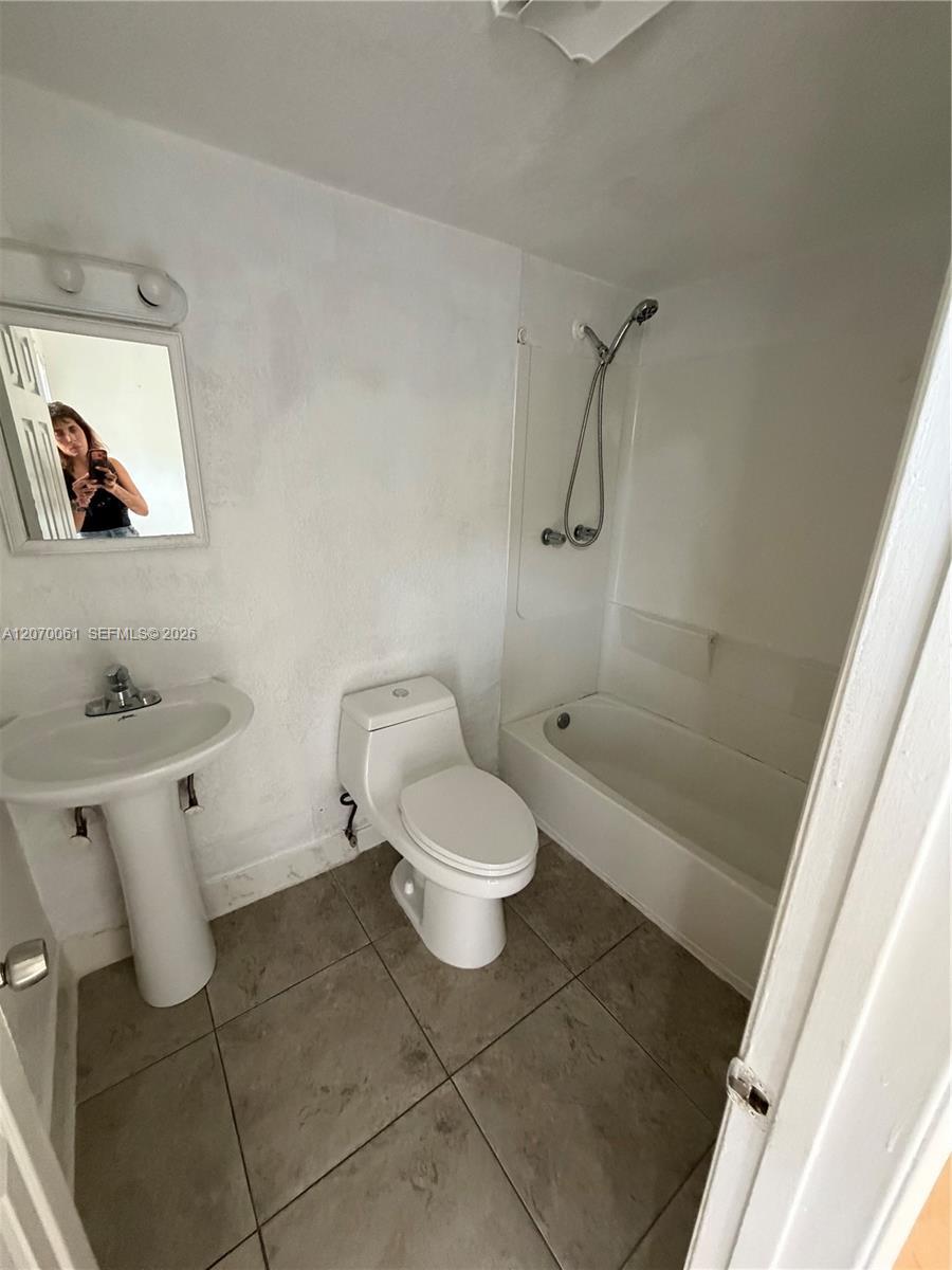 410 N 58th Ave, Hollywood FL 33021 photo 3