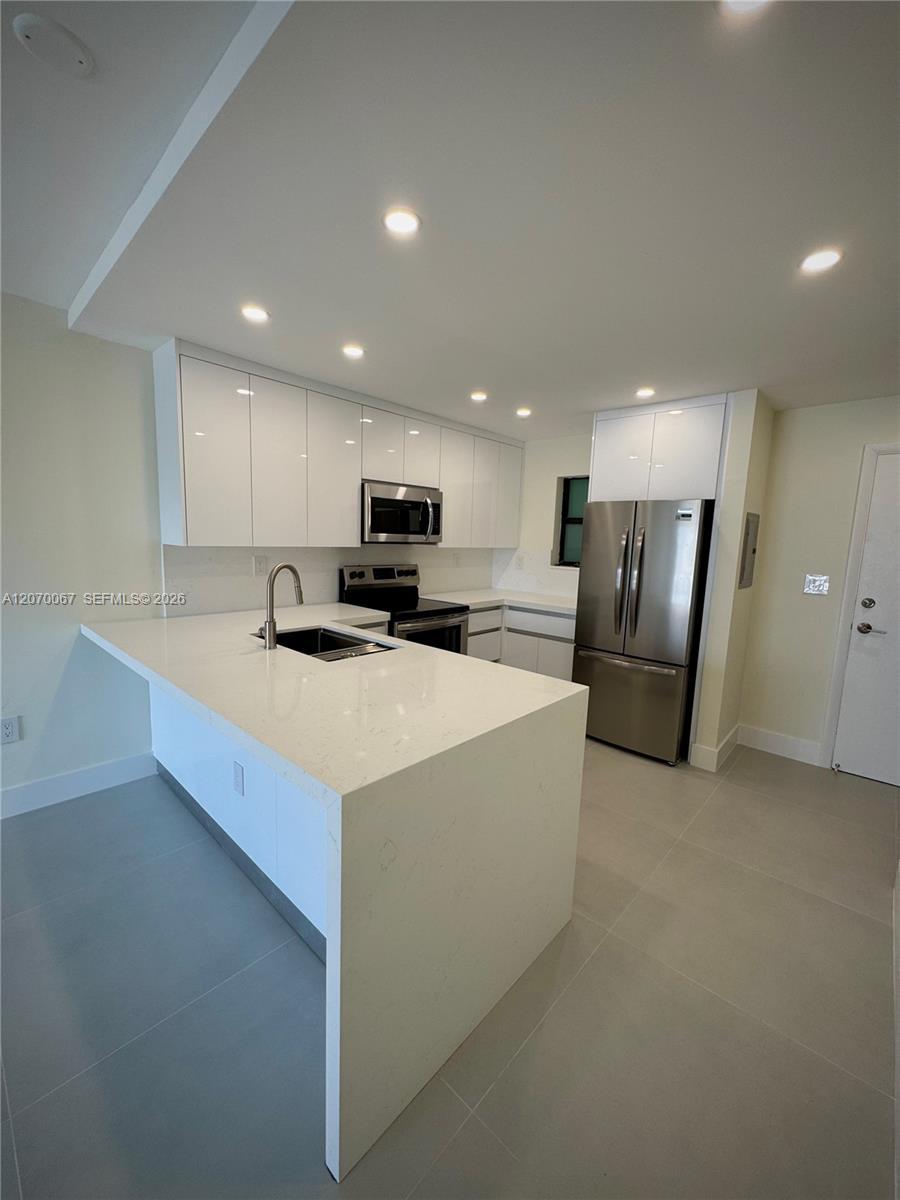 1530 SW 2nd St # 405, Miami FL 33135