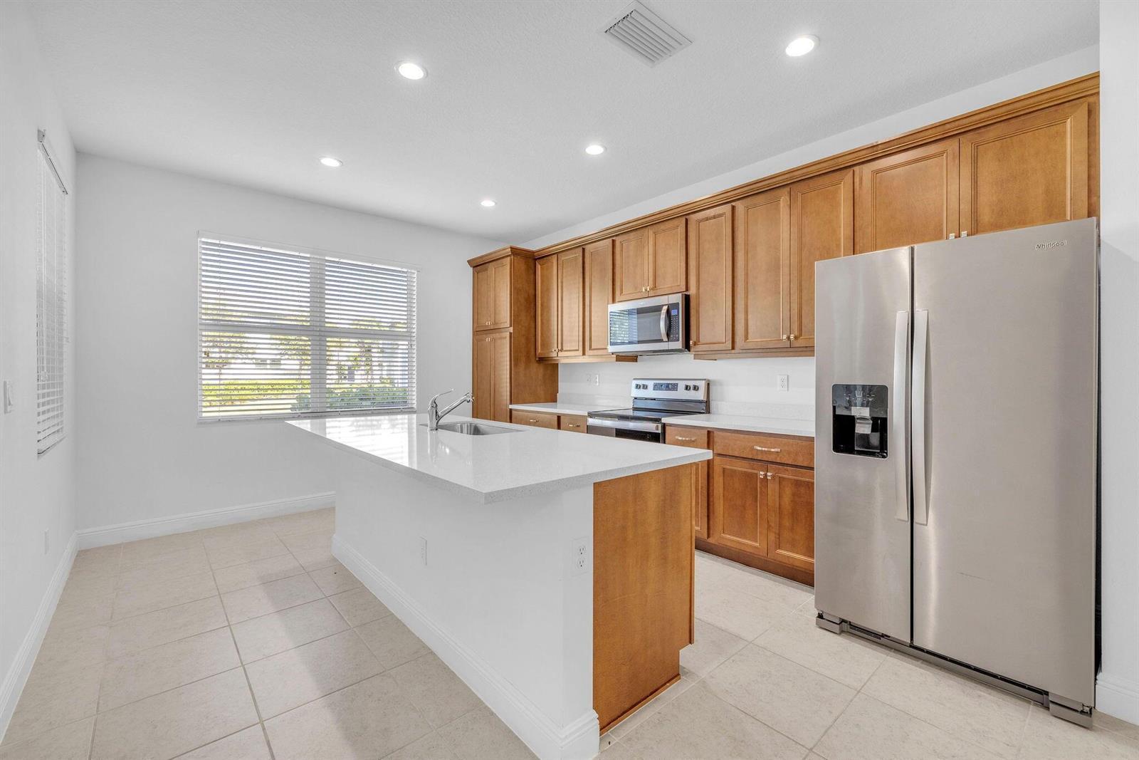 540 Sanderling Circle, Deerfield Beach FL 33442 photo 2