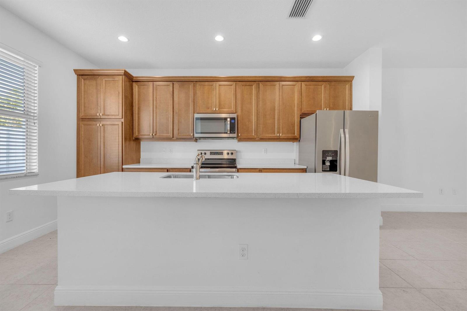 540 Sanderling Circle, Deerfield Beach FL 33442 photo 4