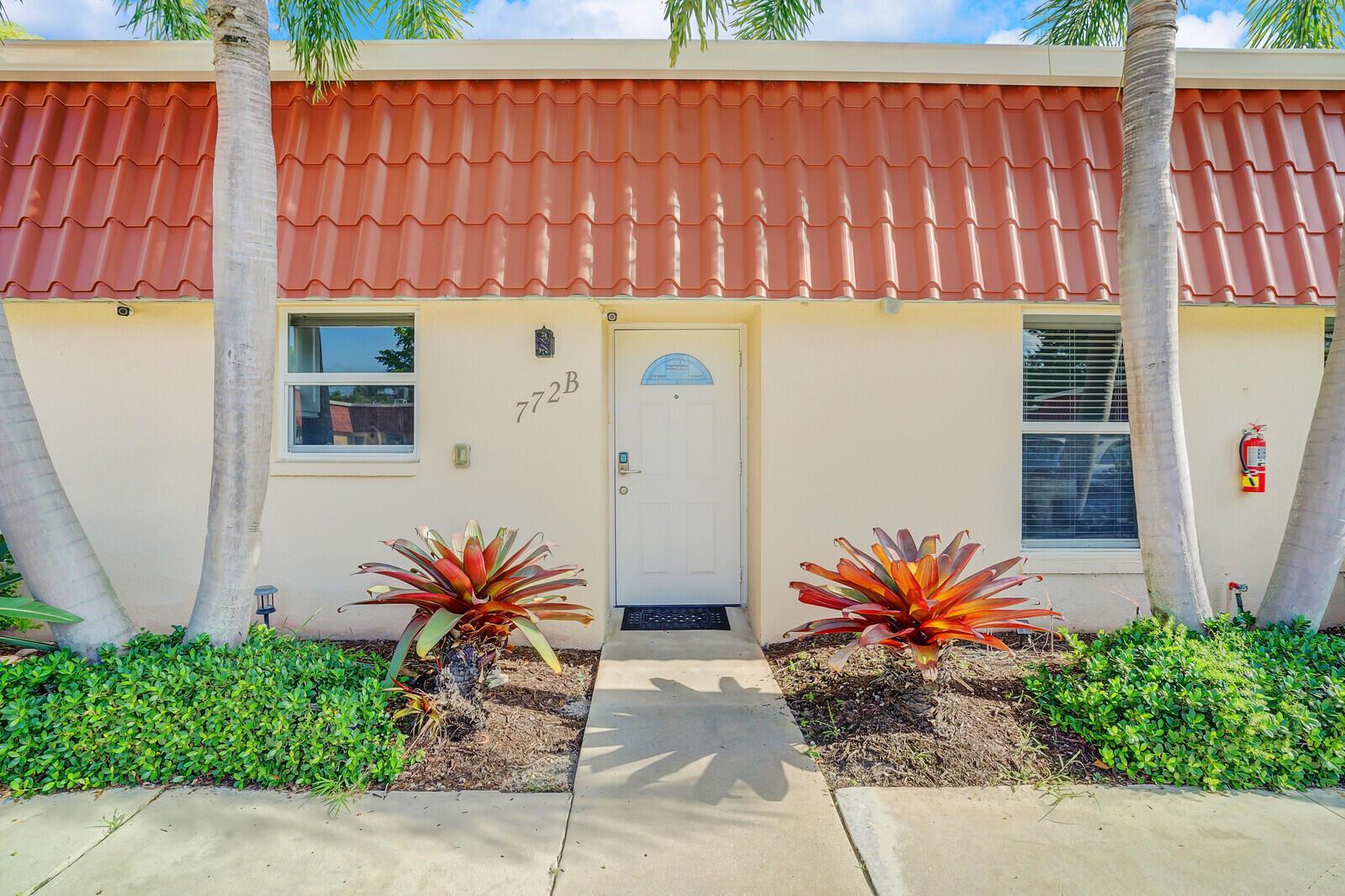 772 NANTUCKET Circle # B, Lake Worth FL 33467 photo 2