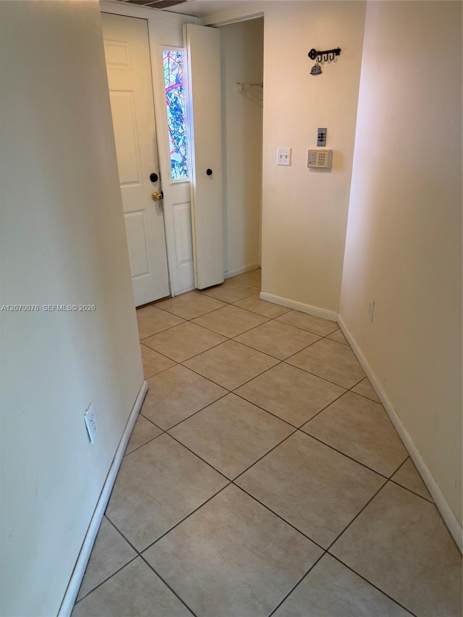 2255 SE 27th Dr, Homestead FL 33035 photo 4