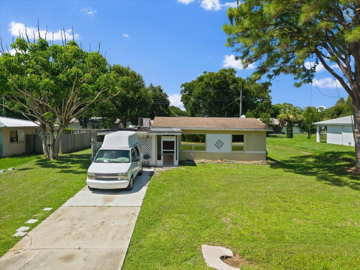 7902 HAMILTON Avenue, Fort Pierce FL 34951 photo 2