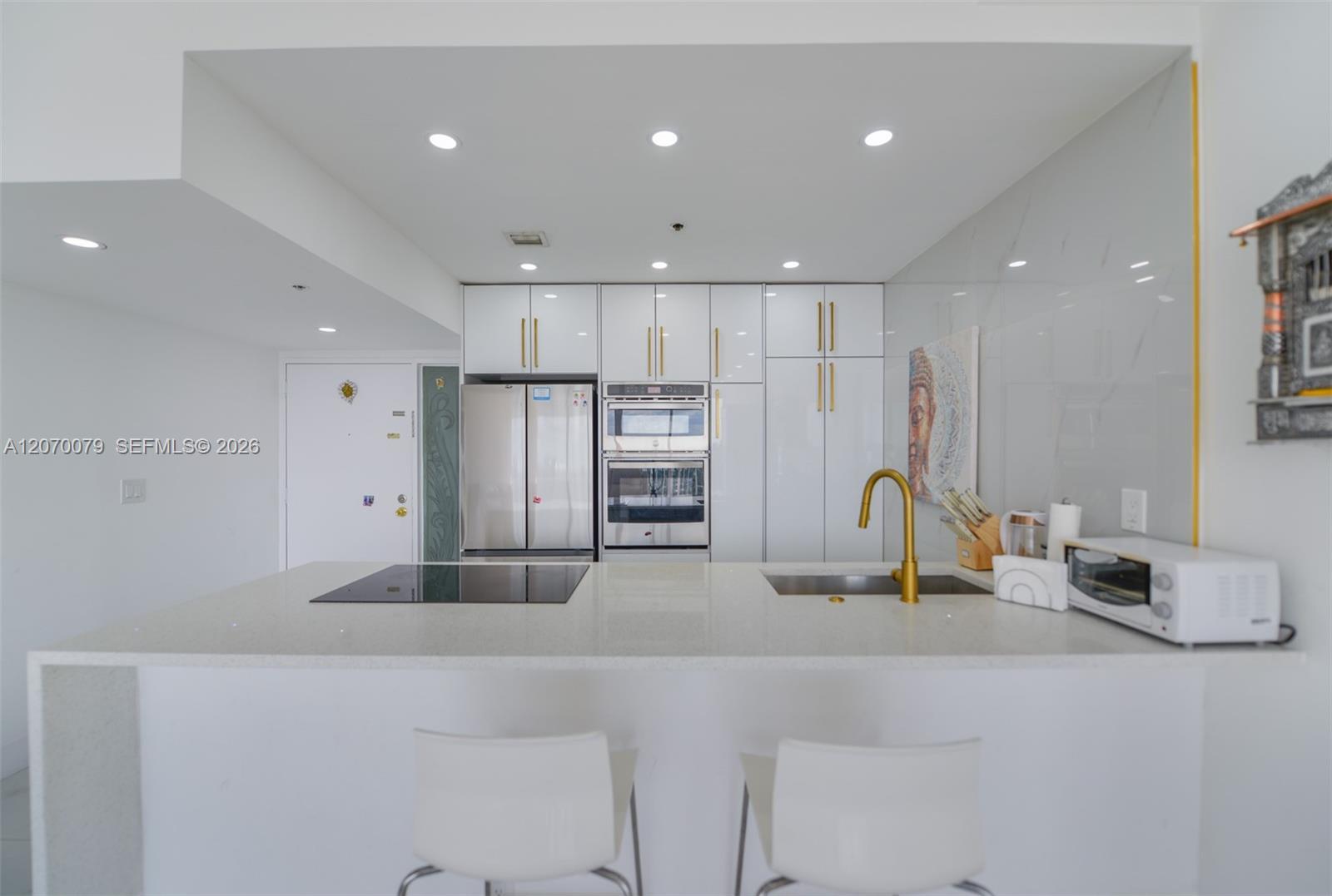 7601 E Treasure Dr, North Bay Village FL 33141 photo 4