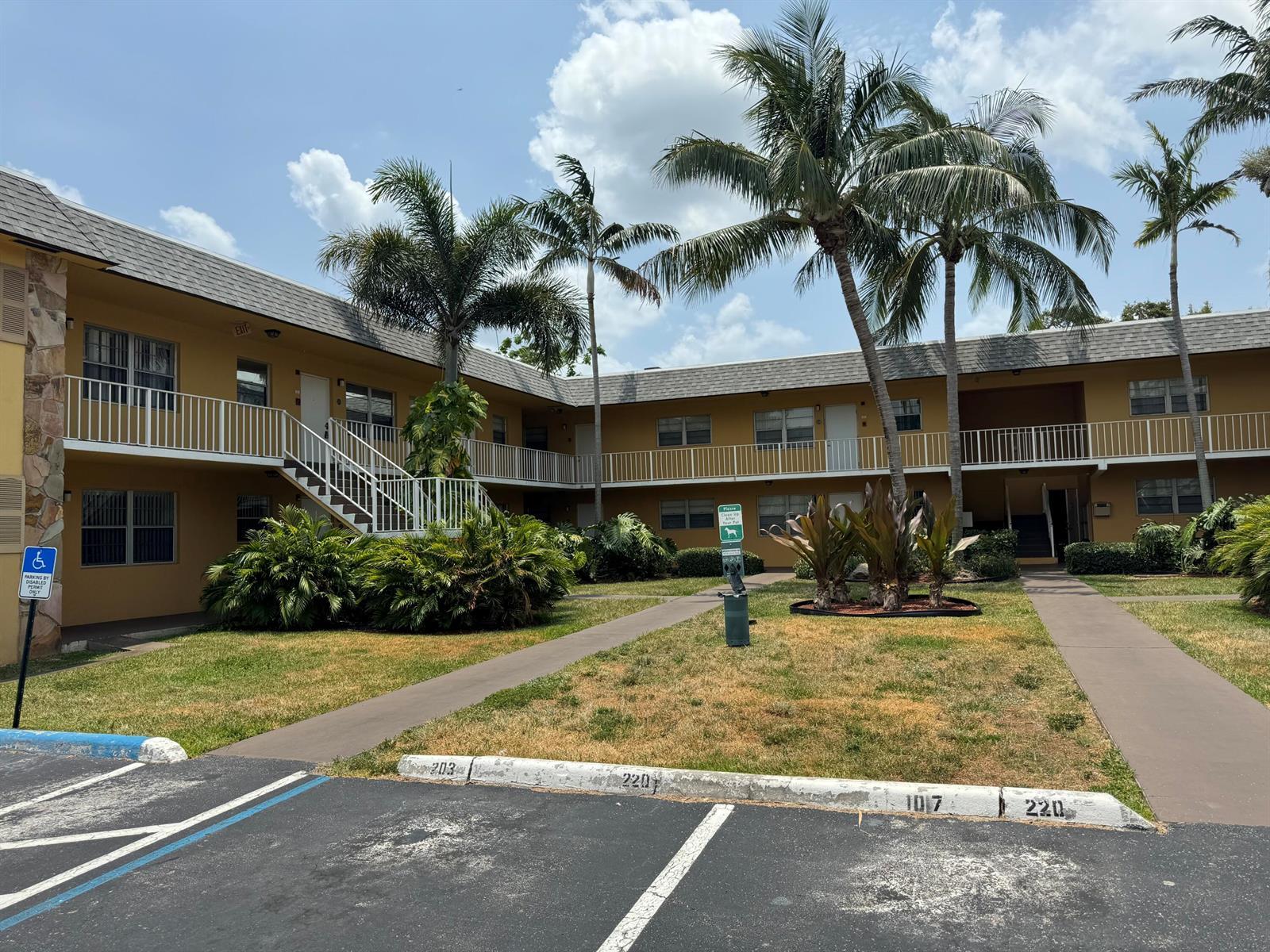 220 CROTON Avenue # 210, Lantana FL 33462 photo 2