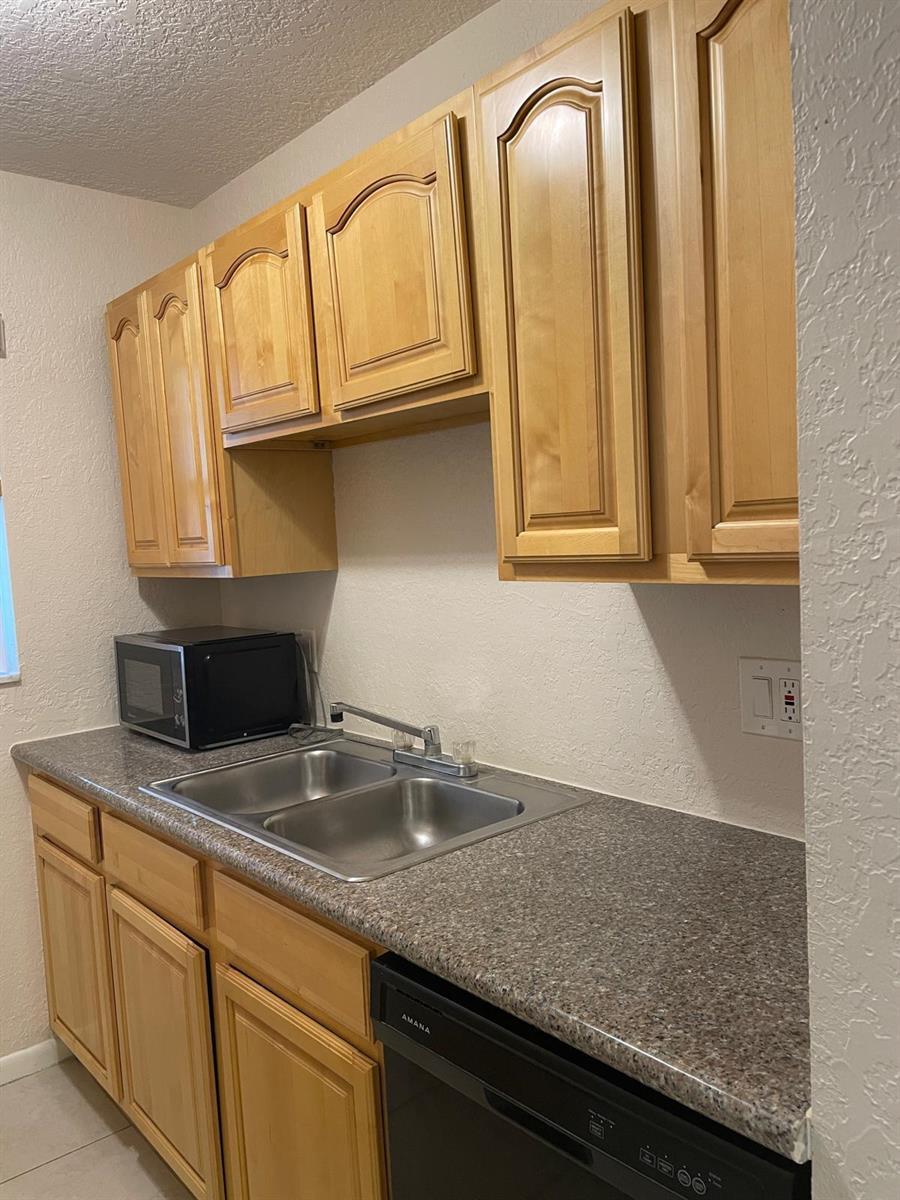 220 CROTON Avenue # 210, Lantana FL 33462 photo 3