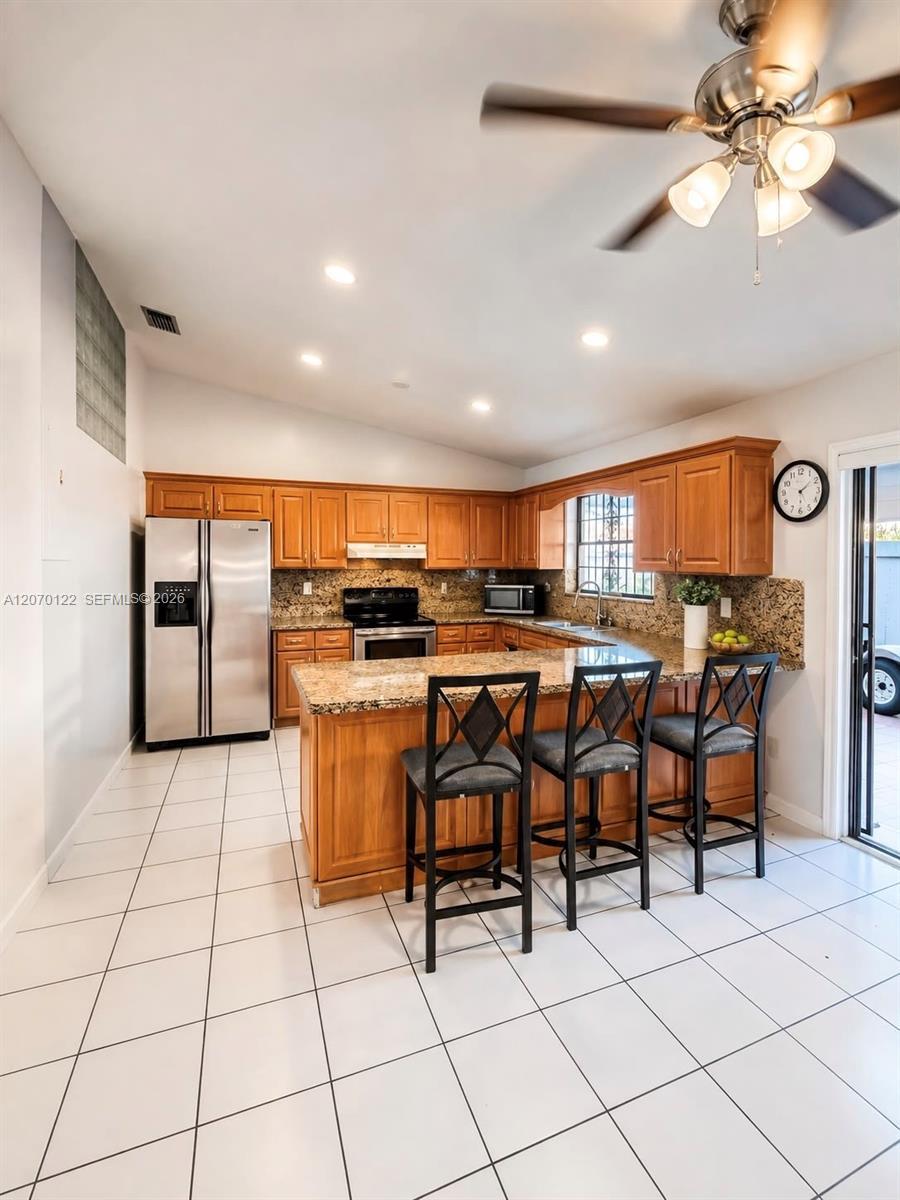 2219 SW 137th Pl, Miami FL 33175 photo 2