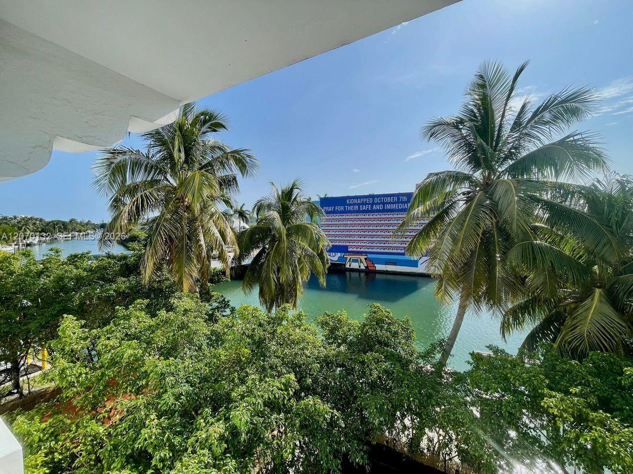 4035 N Meridian Ave # 305, Miami Beach FL 33140 photo 2