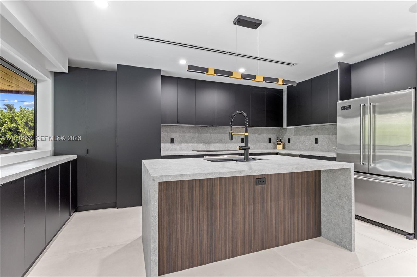 200 N 52nd Ave, Hollywood FL 33021 photo 3
