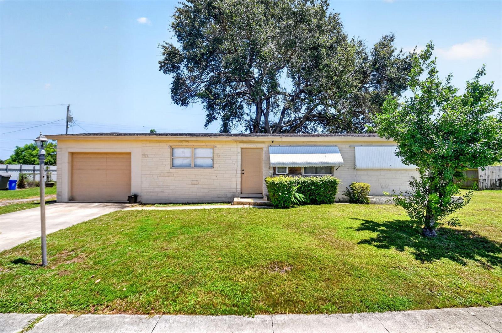 1572 Woodland Avenue, West Palm Beach FL 33415 photo 2