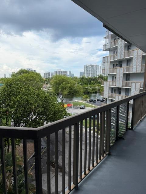 3475 N COUNTRY CLUB Drive # 508, Aventura FL 33180 photo 2
