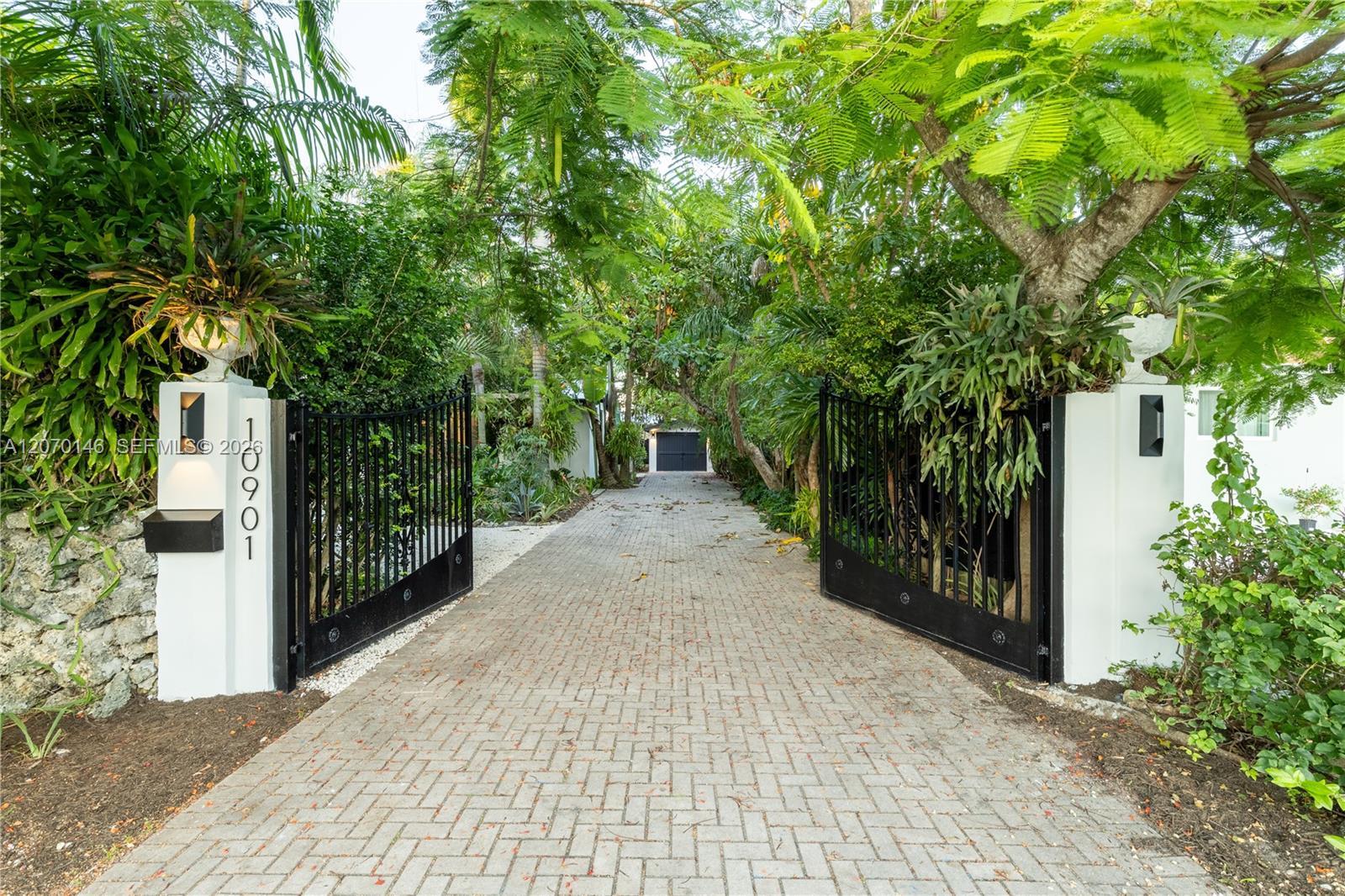 10901 NE 3rd Ave, Miami FL 33161 photo 2