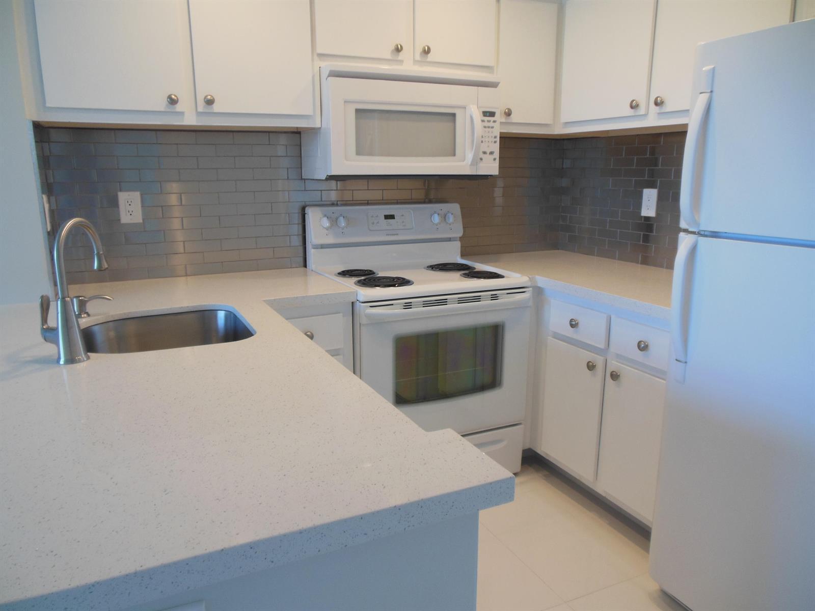 728 Executive Center Drive # 31, West Palm Beach FL 33401 photo 2