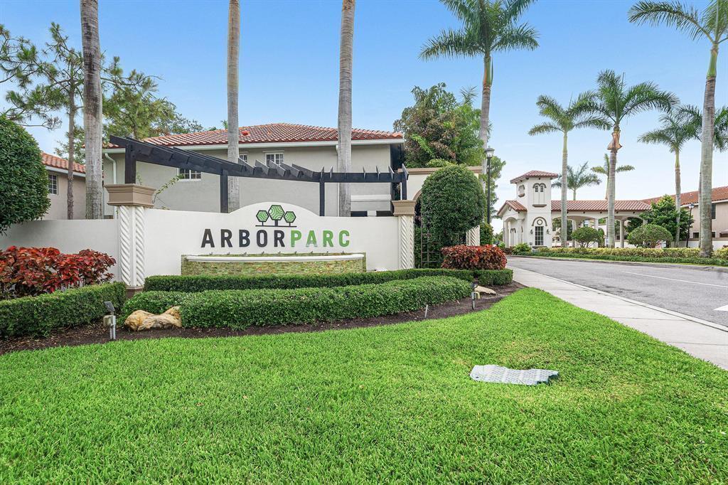 4414 HEMLOCK Drive, Riviera Beach FL 33410 photo 2