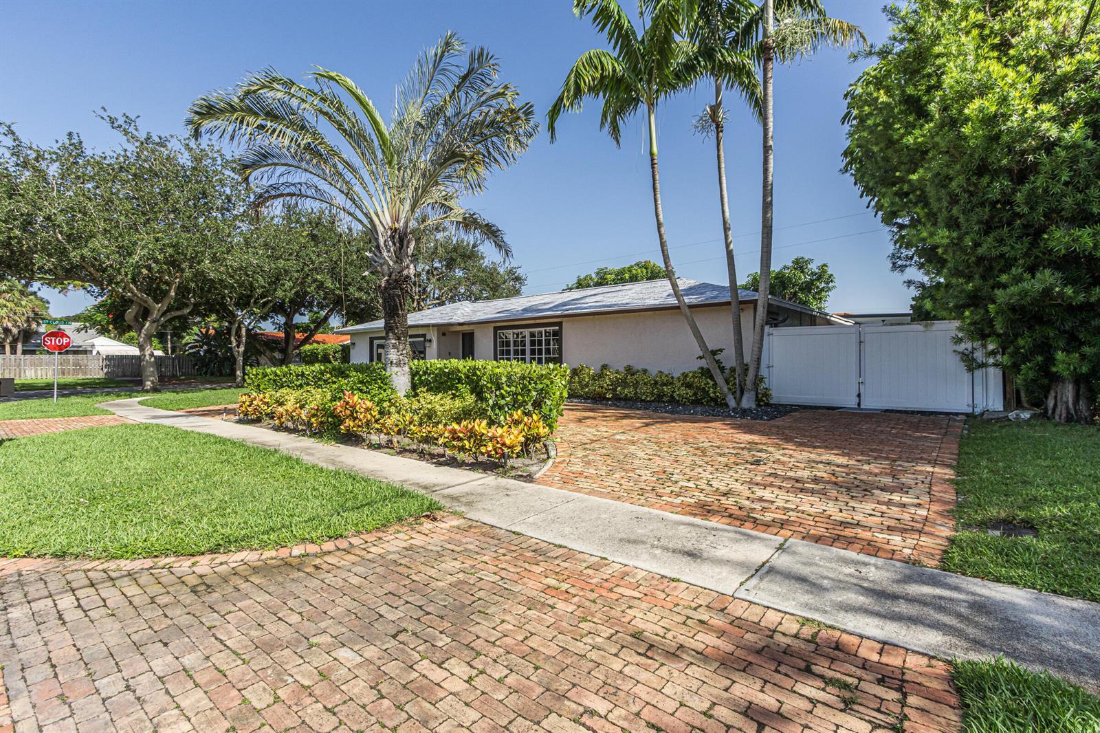 1 Tam O Shanter Lane, Boca Raton FL 33431 photo 3