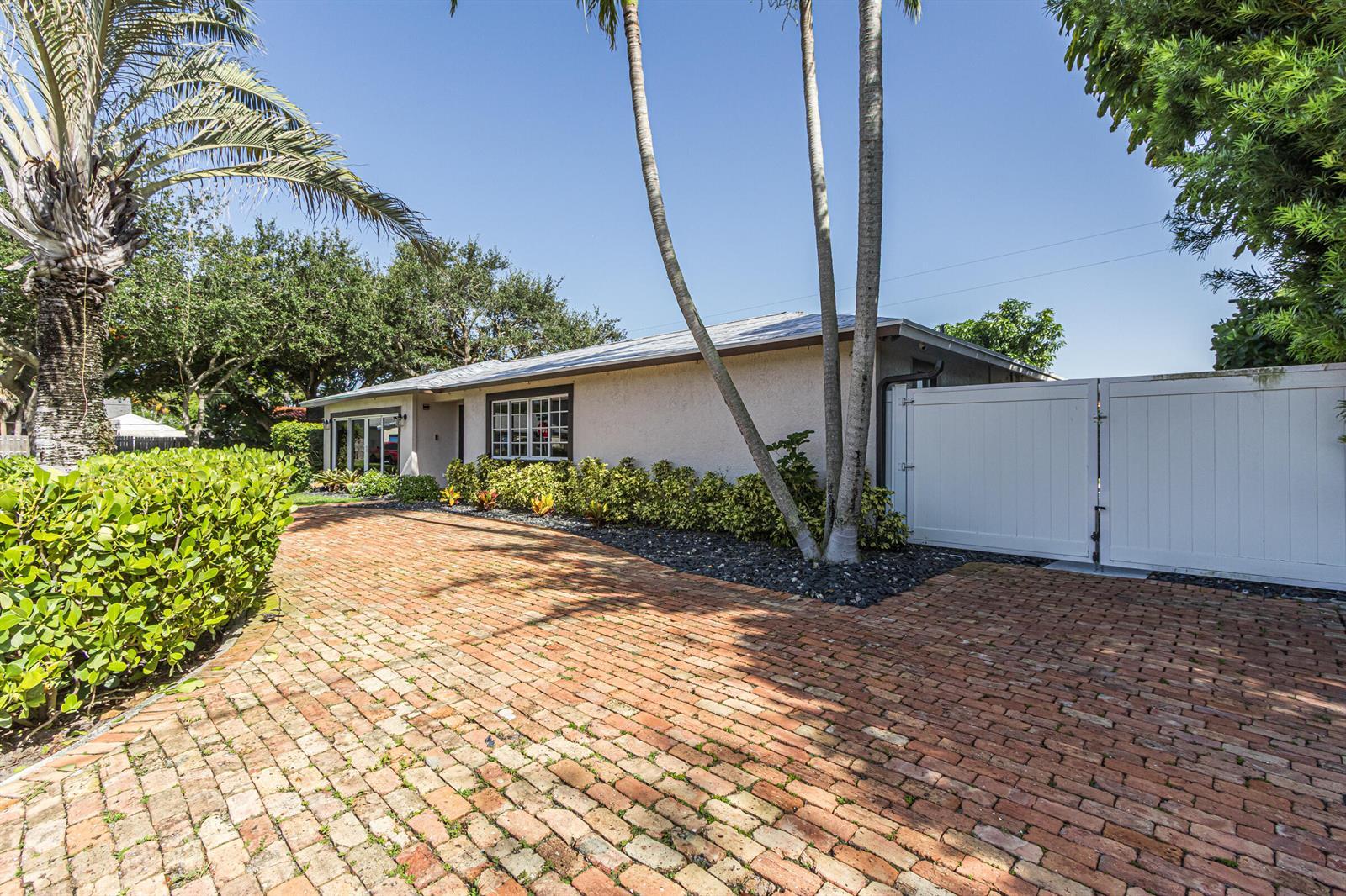 1 Tam O Shanter Lane, Boca Raton FL 33431 photo 4