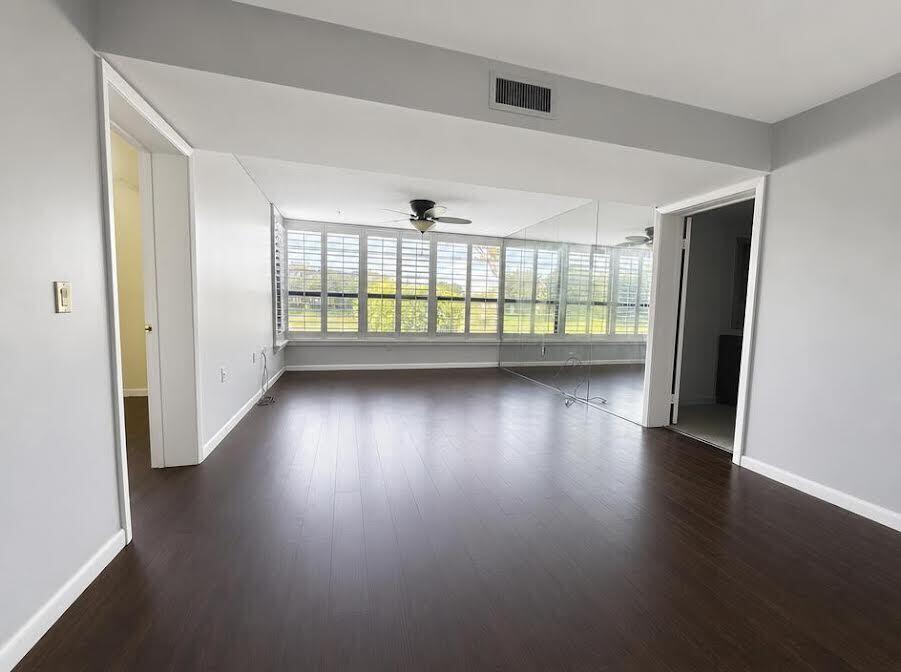 3540 WHITEHALL Drive # 105, West Palm Beach FL 33401 photo 4