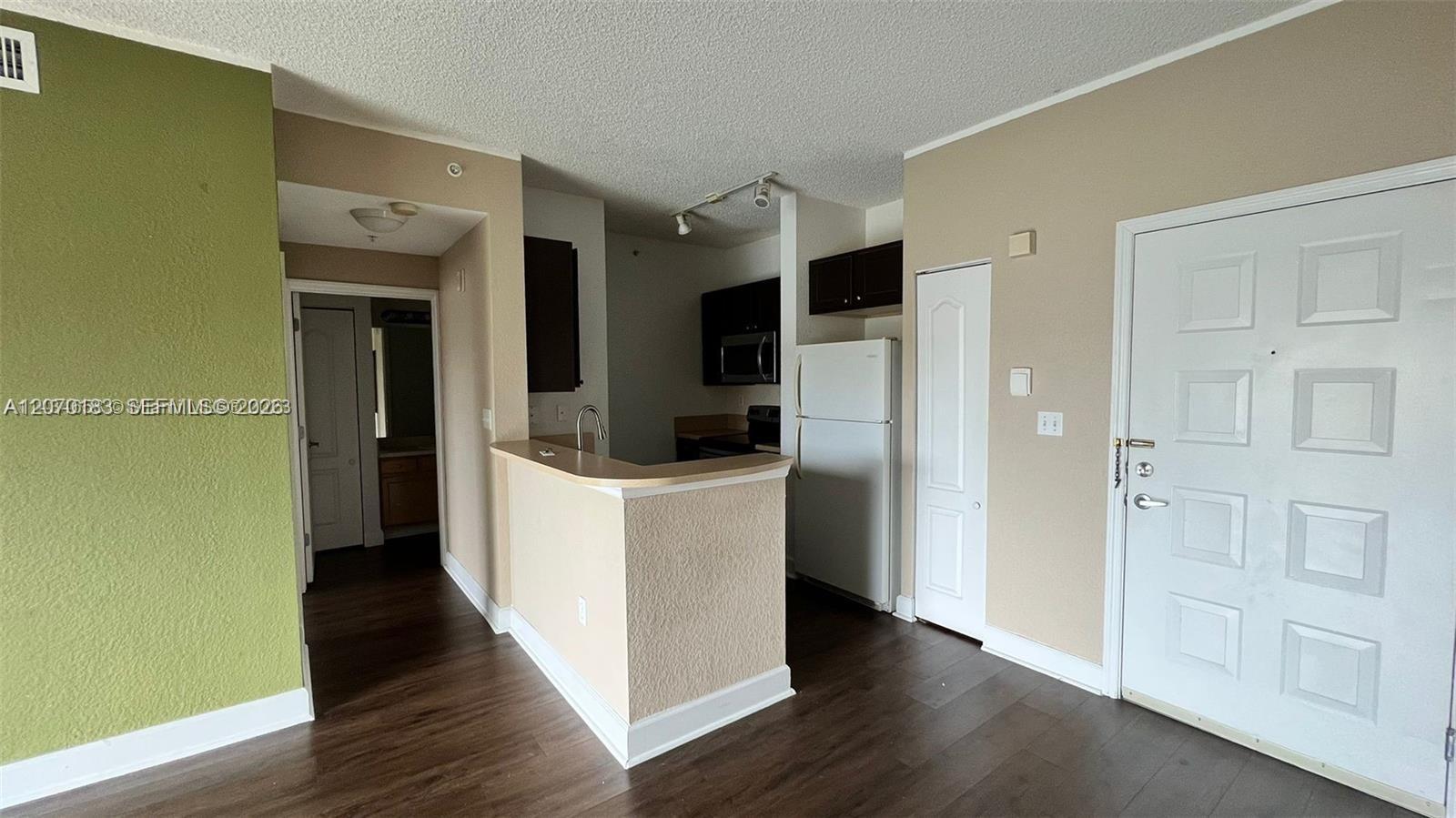 6001 SW 70th St # 625, South Miami FL 33143 photo 4