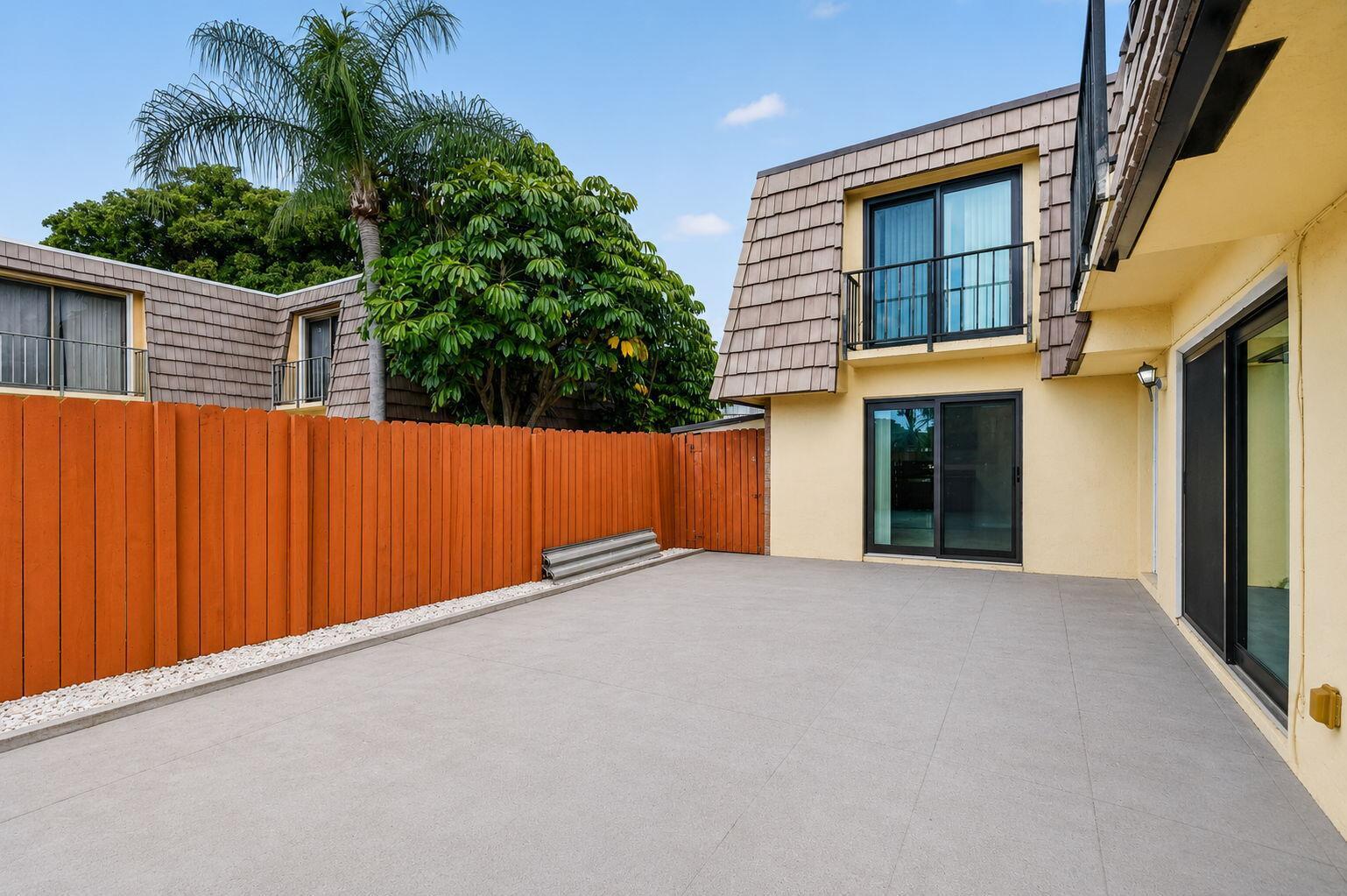 744 SPRINGDALE Circle, Palm Springs FL 33461 photo 3