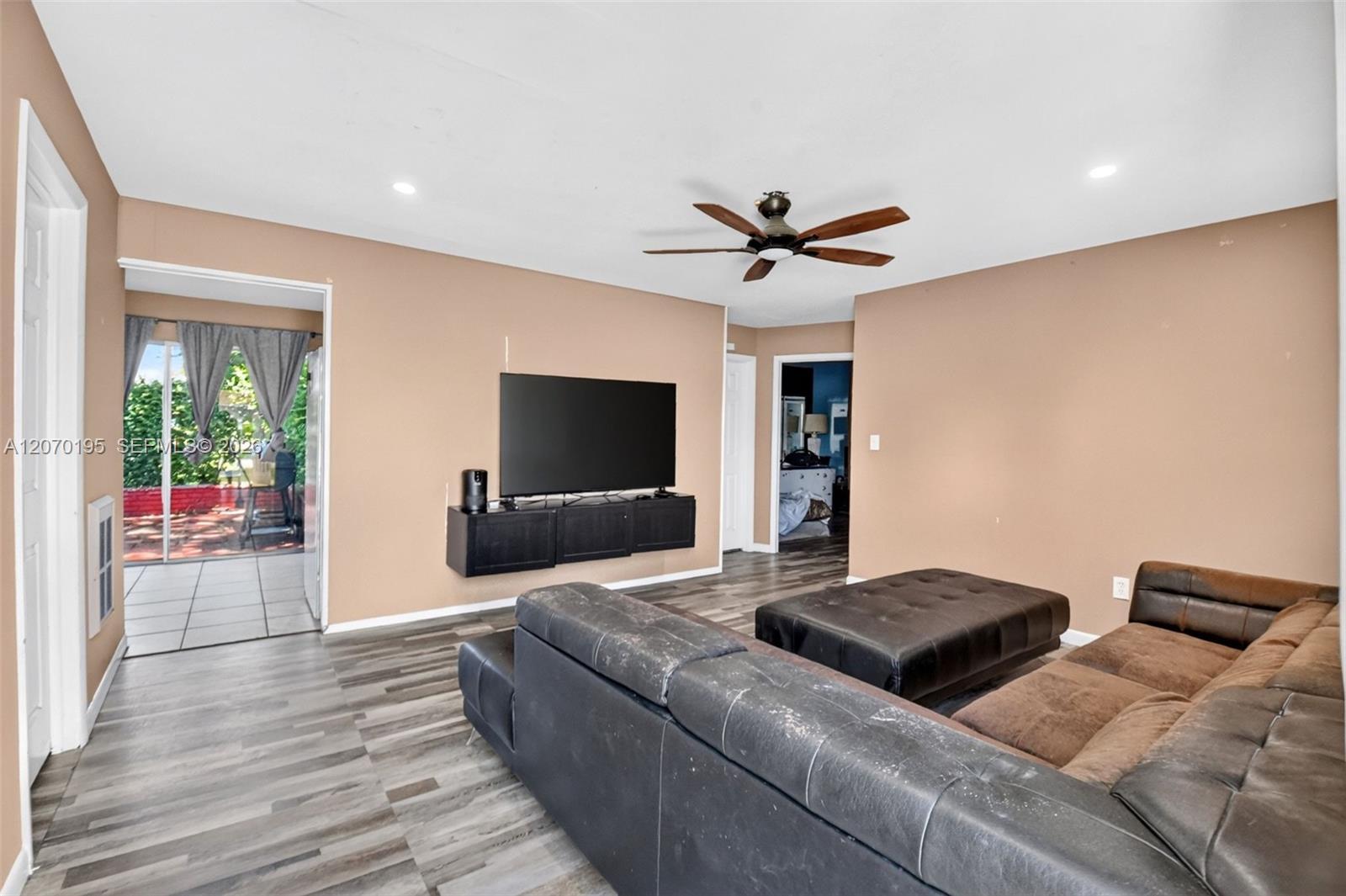 1572 Woodland Ave, West Palm Beach FL 33415 photo 4