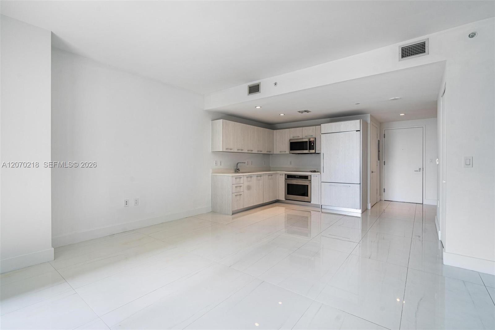 45 SW 9th St # 2002, Miami FL 33130 photo 5
