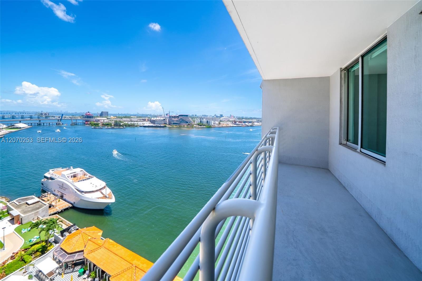 335 S Biscayne Blvd # 1910, Miami FL 33131 photo 3