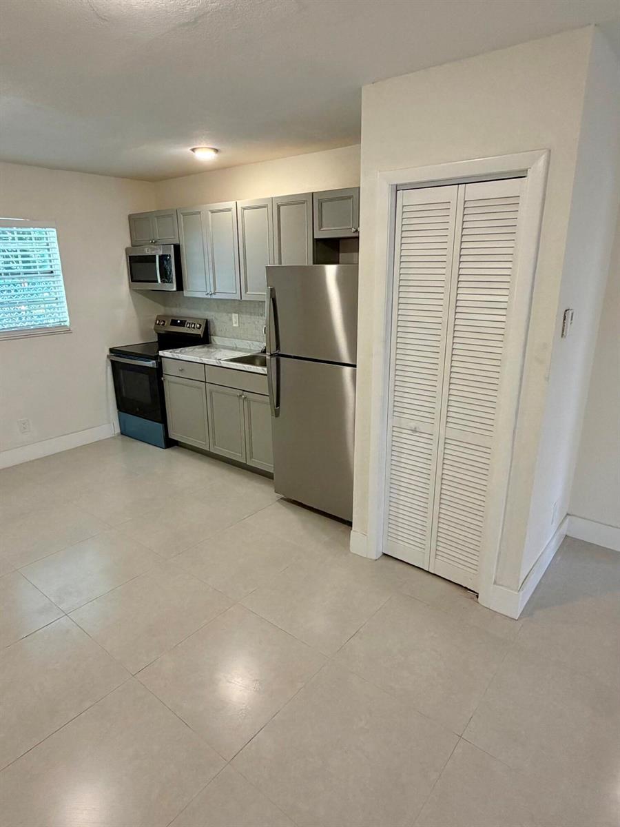 2851 NW 11TH Place # 3, Fort Lauderdale FL 33311 photo 3