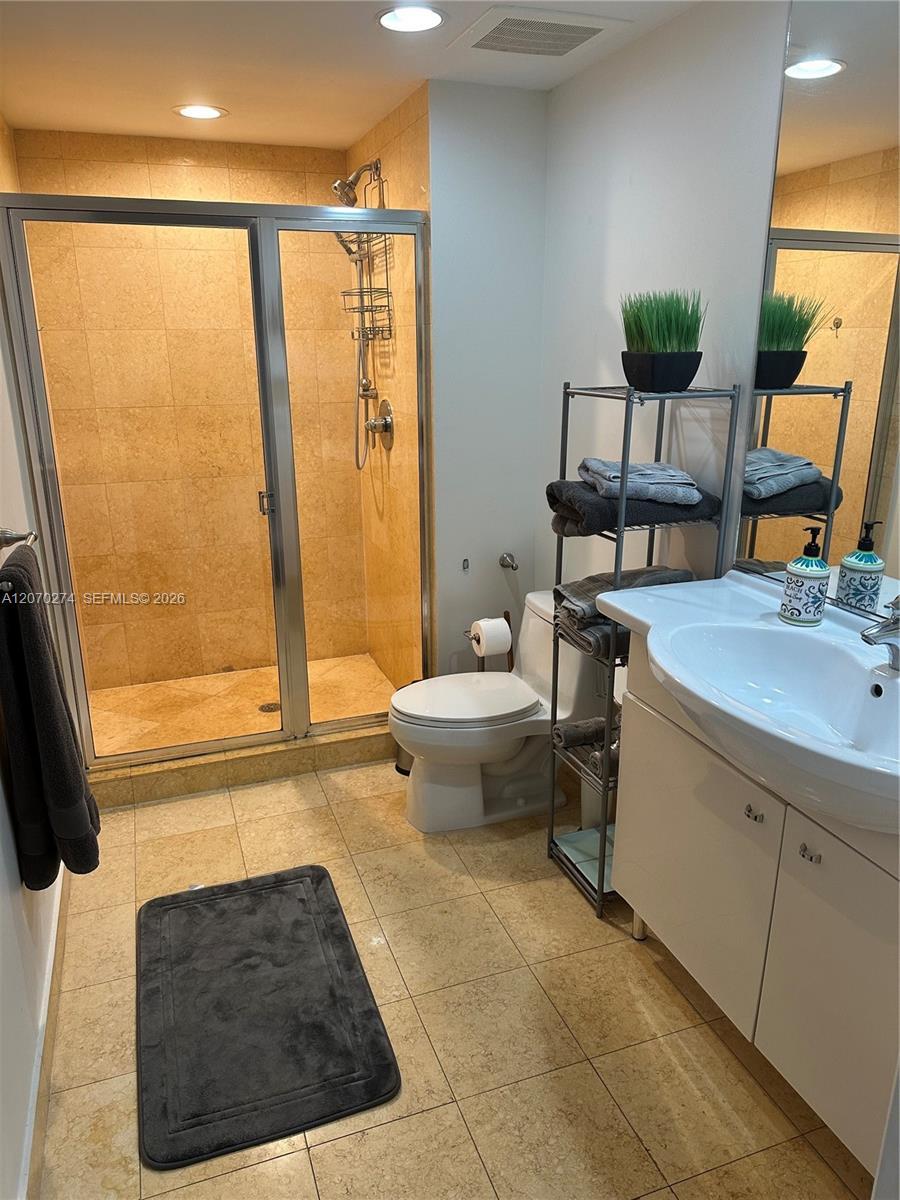 Hallandale Beach, FL 33009 photo 4