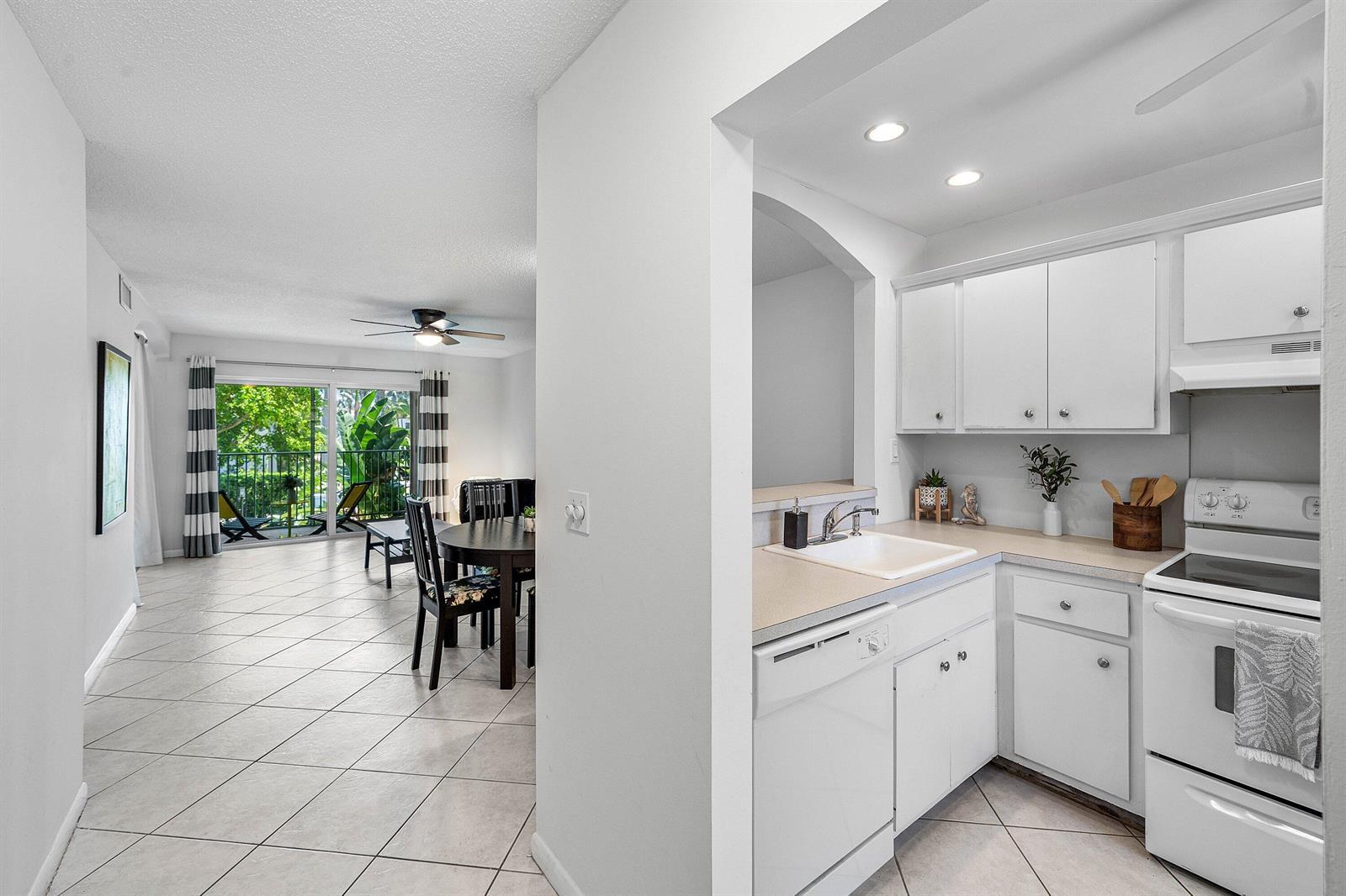 207 Tropic Isle Drive # 208, Delray Beach FL 33483 photo 2