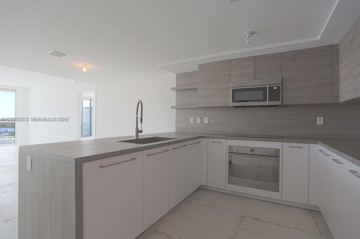 400 Sunny Isles Blvd # 806, Sunny Isles Beach FL 33160 photo 3