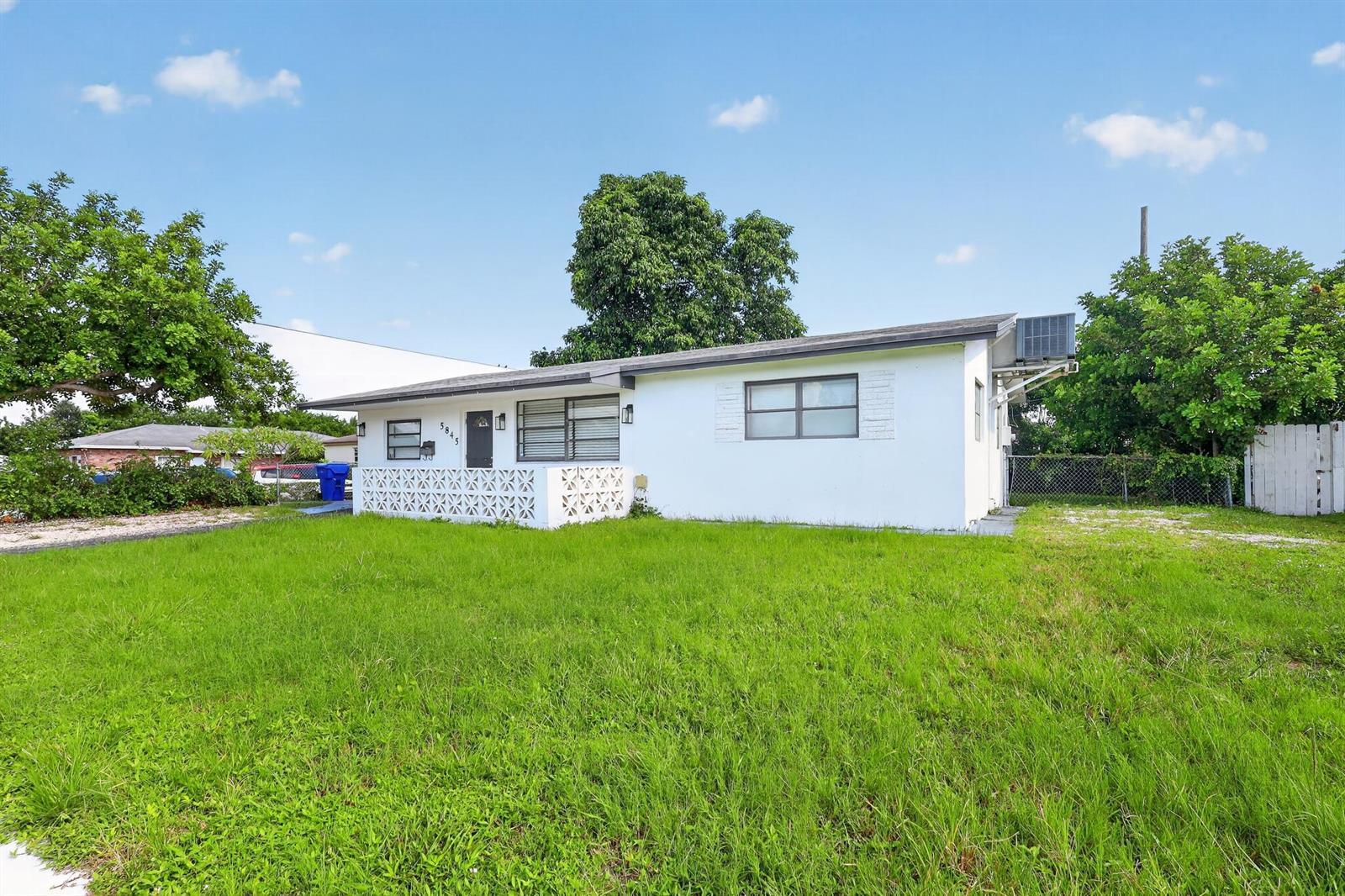 5845 ARTHUR Street, Hollywood FL 33021 photo 5